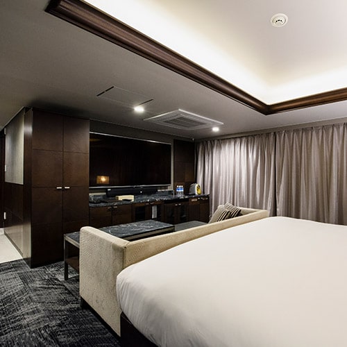 One premier double (41 sqm ~) king bed (200 cm) is placed. Spacious, higher-grade double room