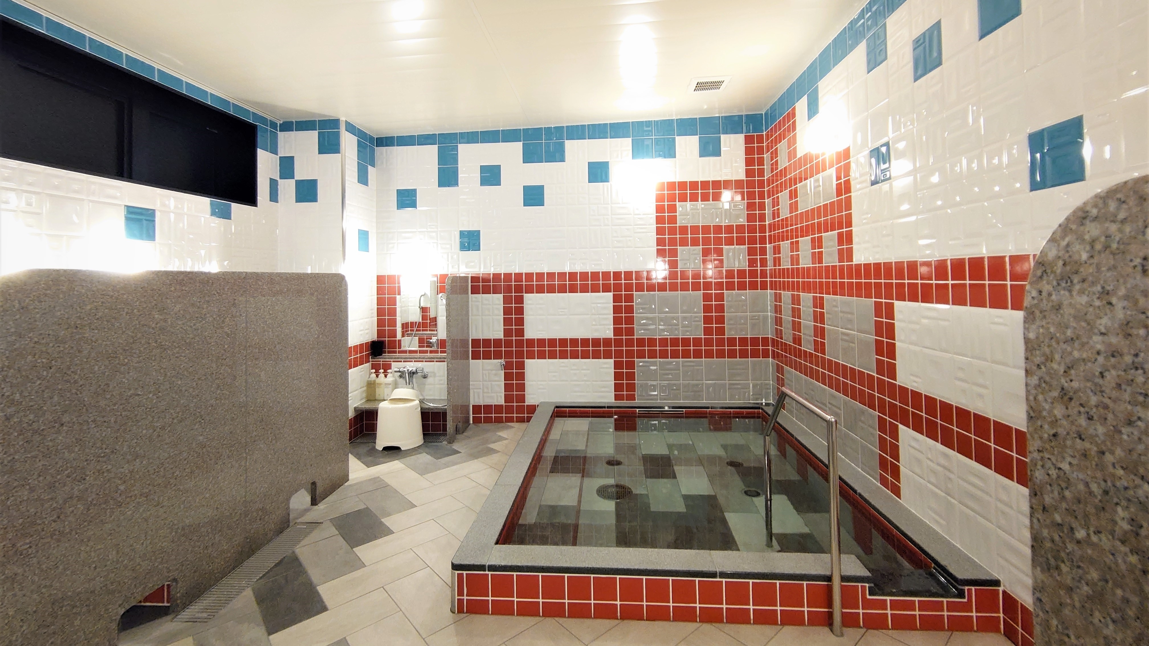 여성 대욕장 3:00p.m.－심야 1:00／6:00a.m.－10:00a.m.