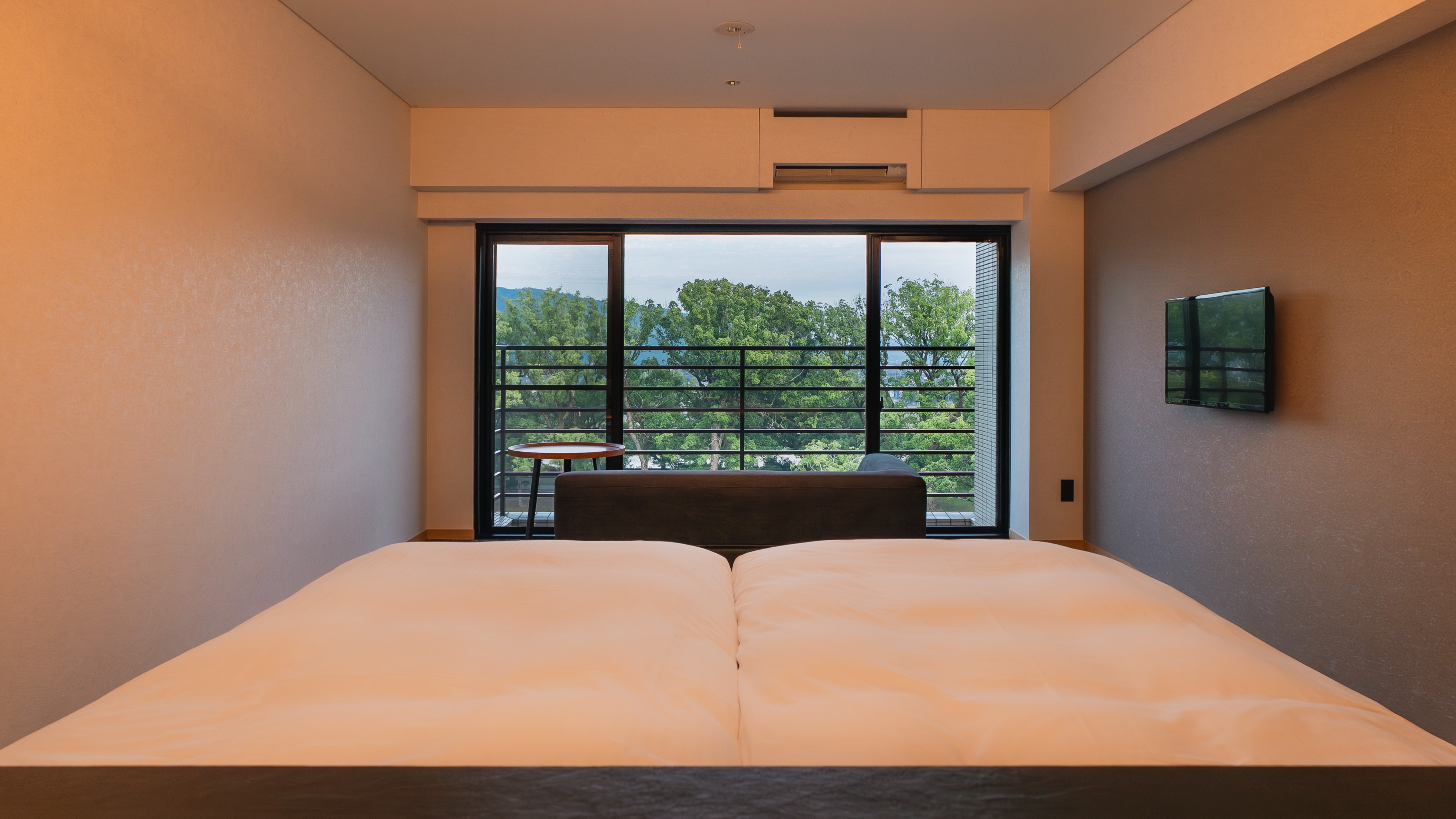 Kamar Kembar Hollywood dengan Balkon