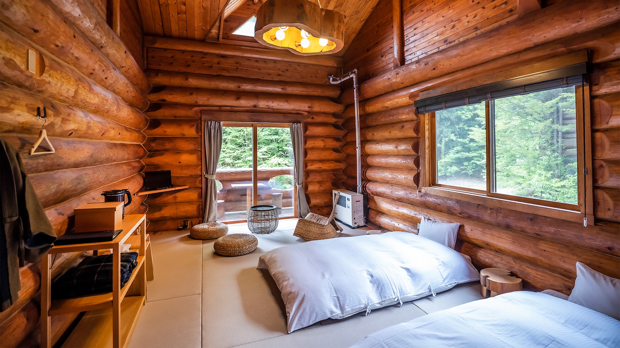 [Log house] Japanese style room 10 tatami mats