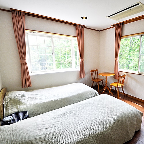 Twin plus room with washbasin and toilet [Free Wi-Fi available!]