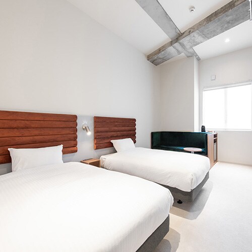 Moderate Large (accommodates up to 4 people)