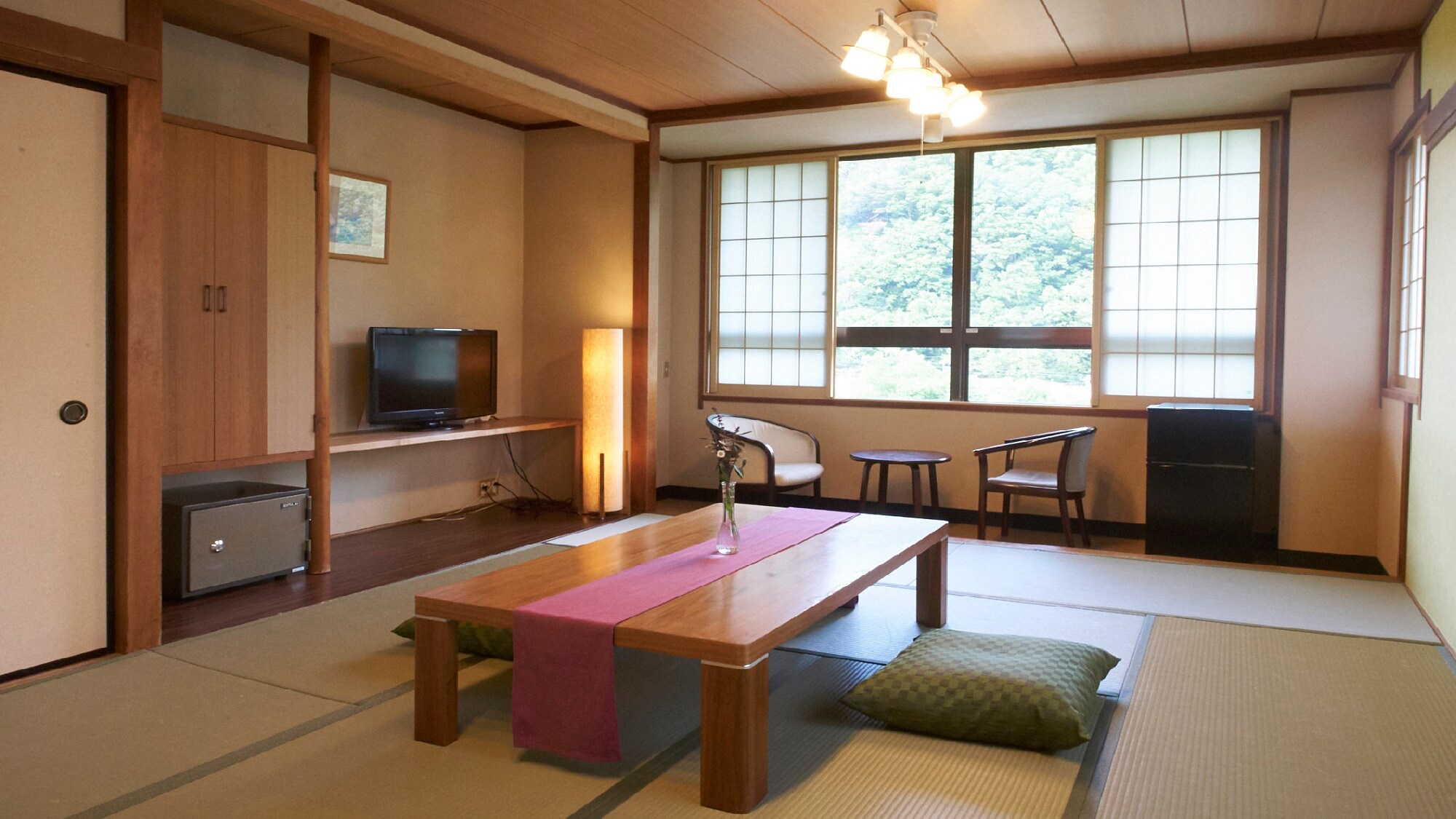 [Japanese-style room 12 tatami] (example)