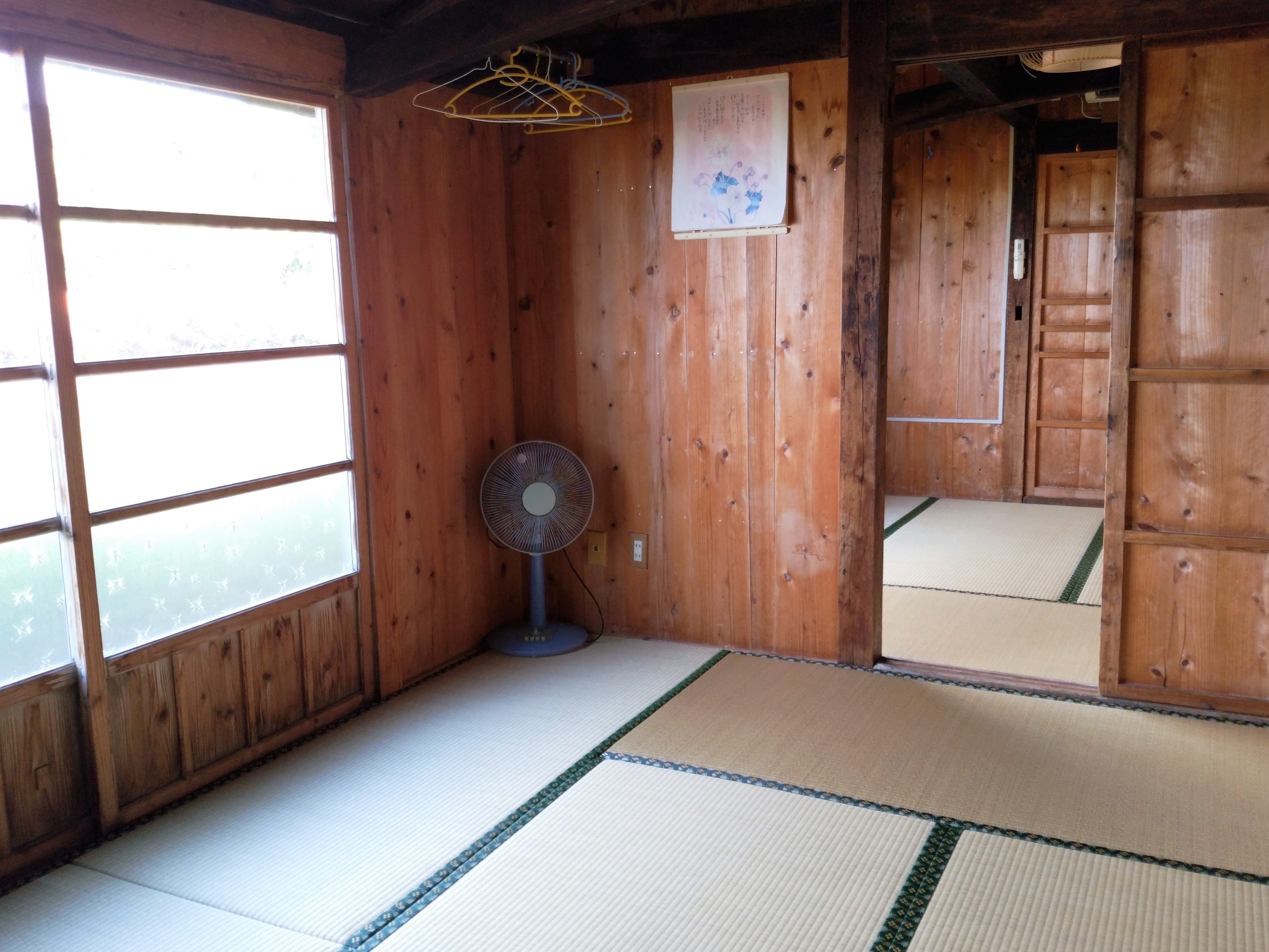Red tile house room