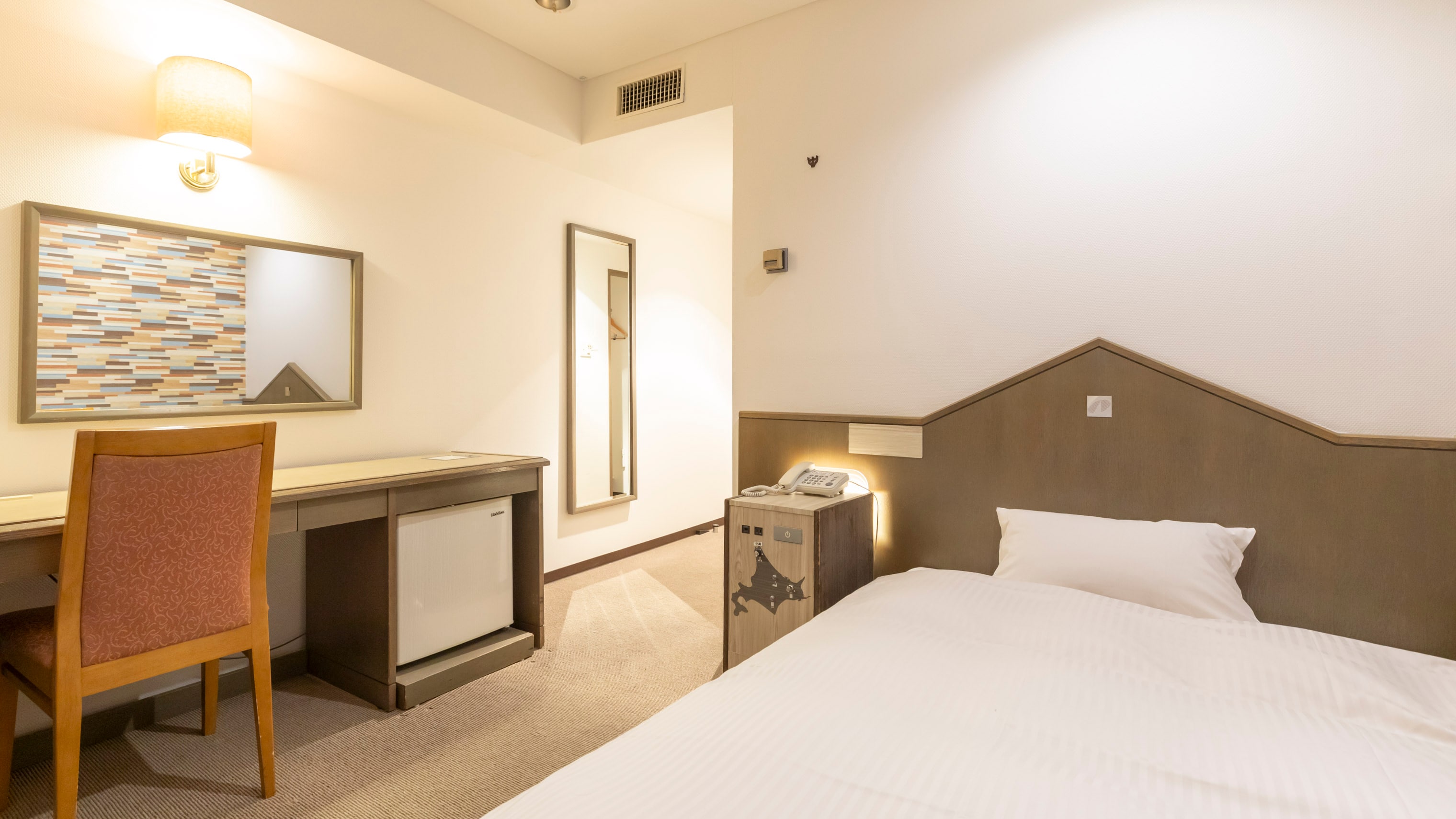 Semi-double room