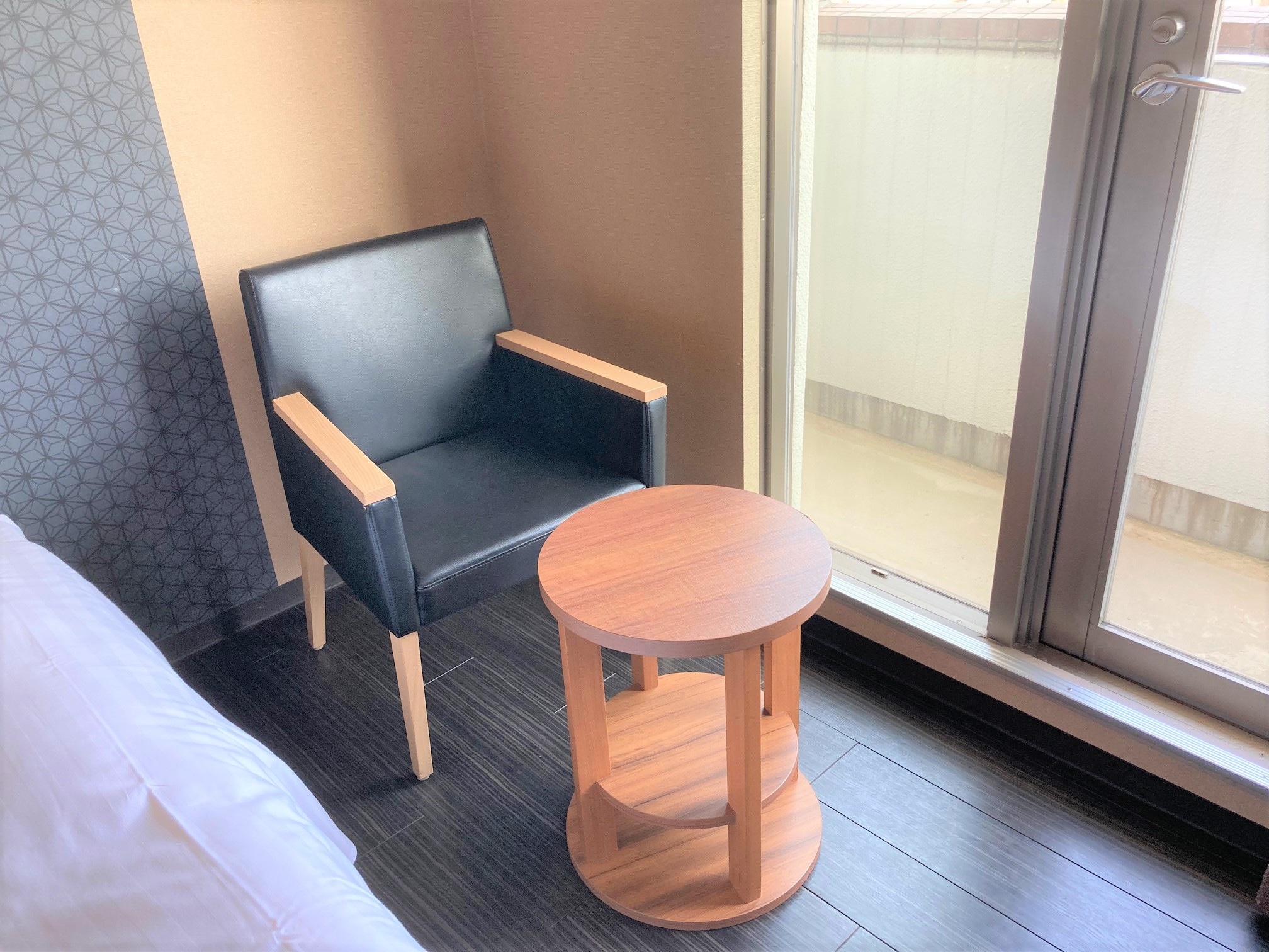 Japanese and Western room table chair