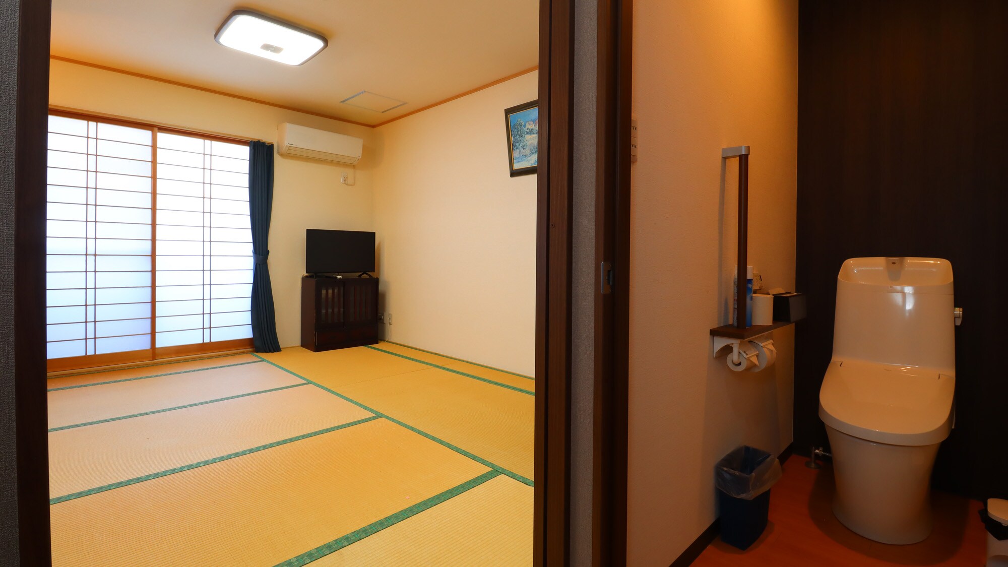 [Japanese-style room 18 tatami mats]