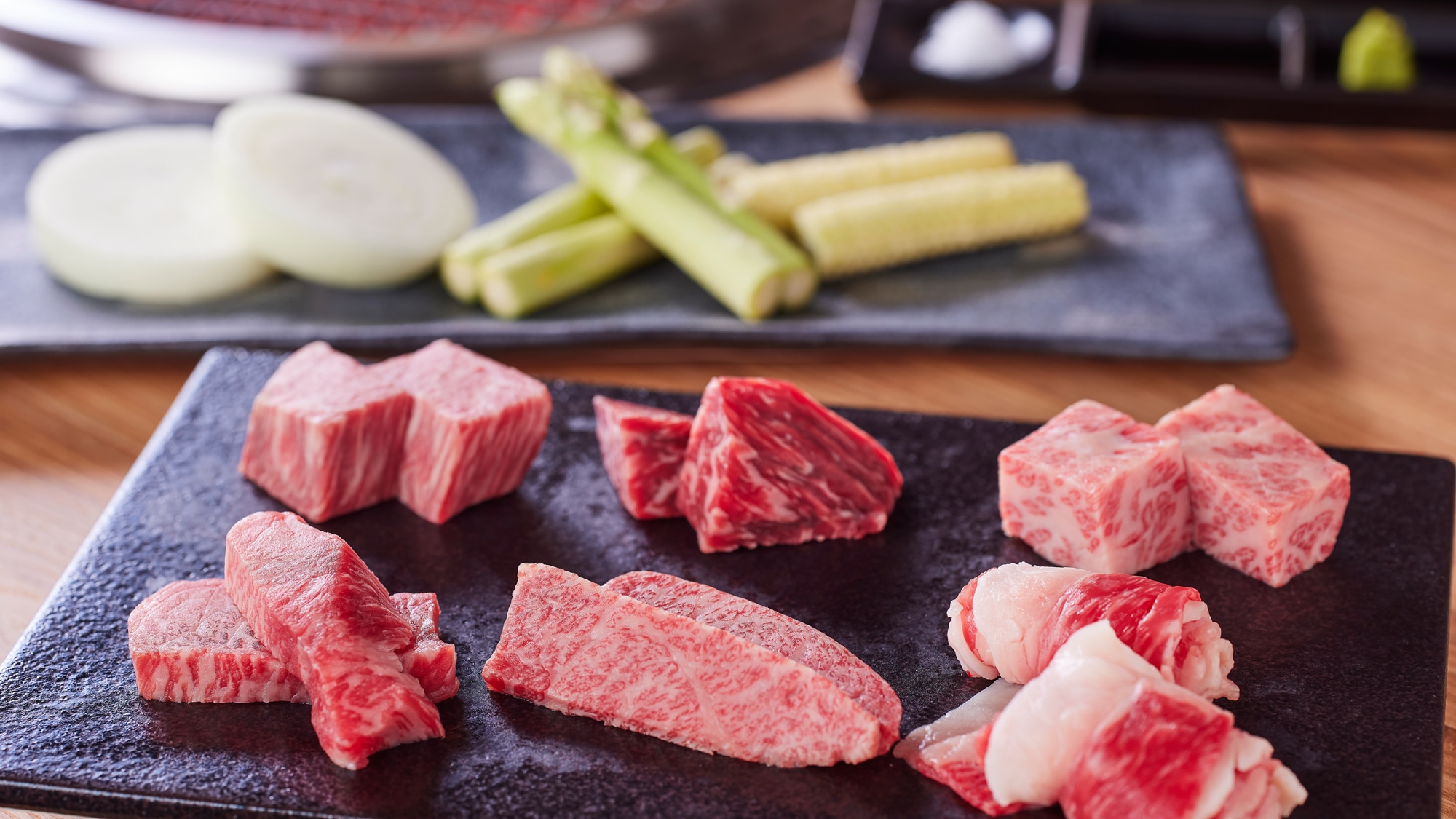 [Awaji Yakiniku Kappo "Kohaku"] Awaji beef, characterized by its tender and rich flavor, grilled over charcoal (for two people)