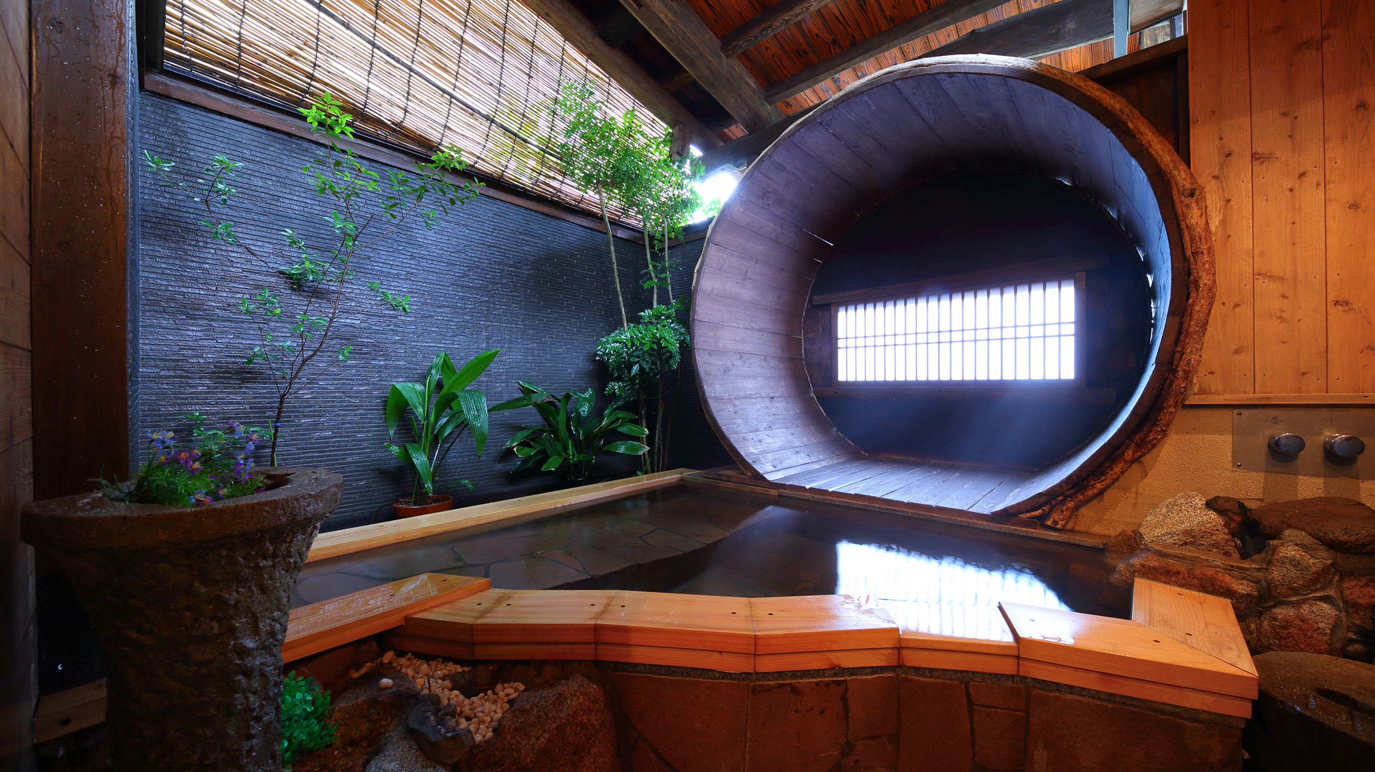 Private open-air bath: Taru