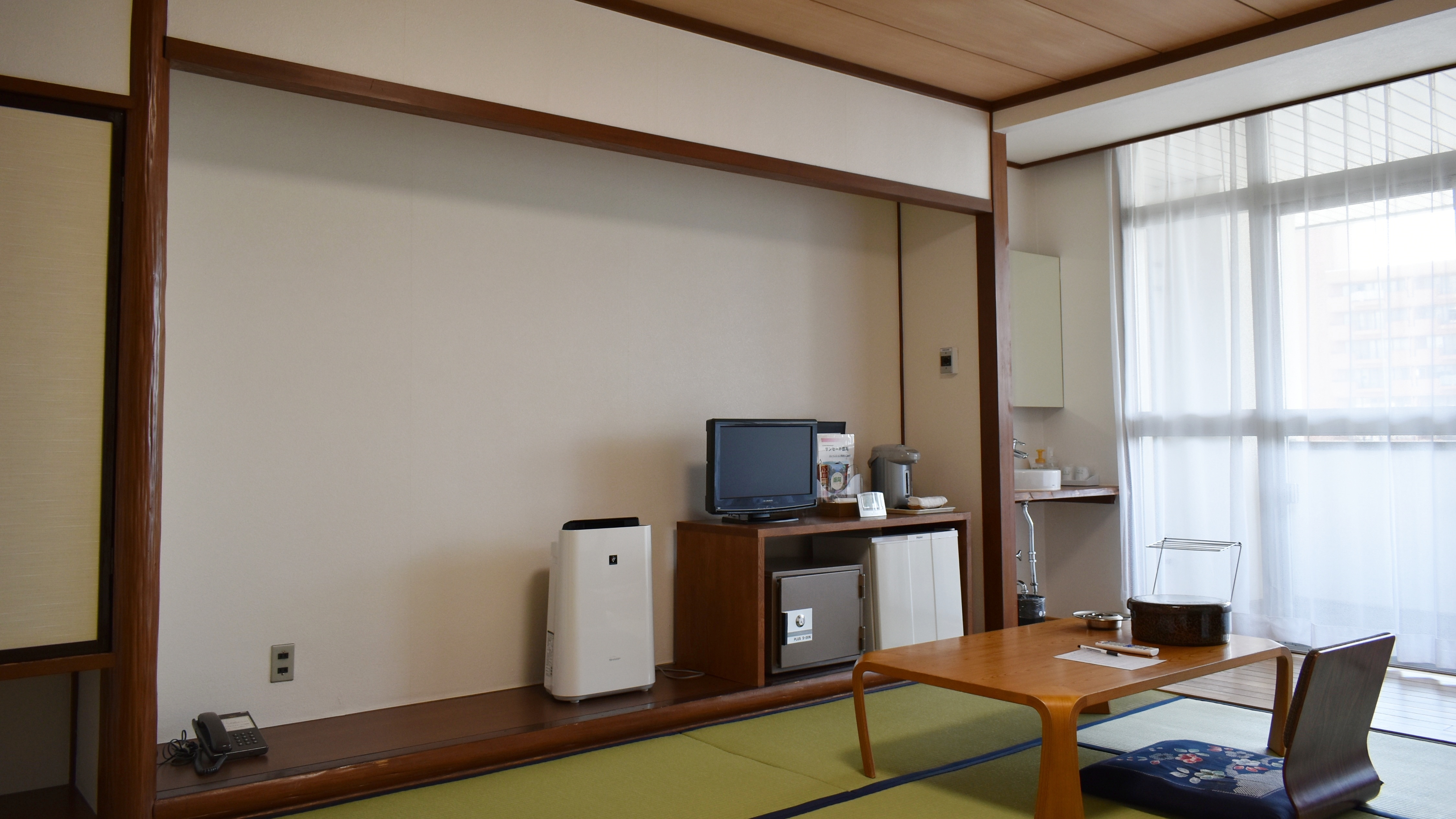 [8-tatami Japanese-style room]