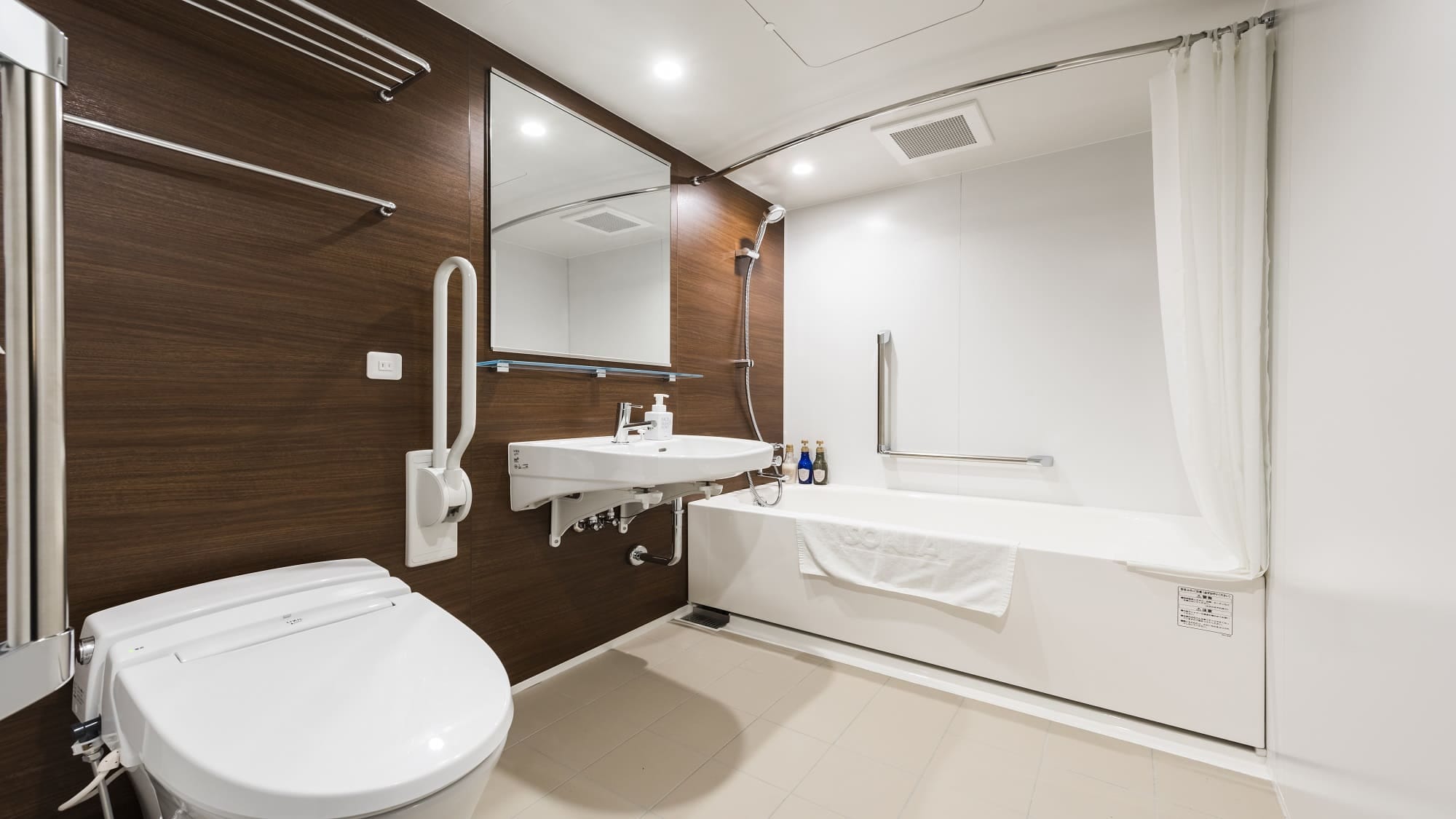 Deluxe Accessible Twin (Unit Bath)