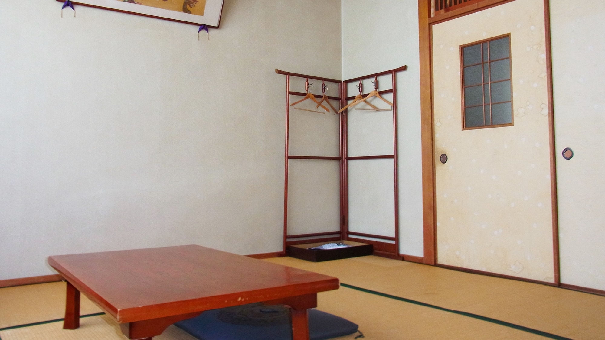 * Japanese-style room (without bath and toilet)