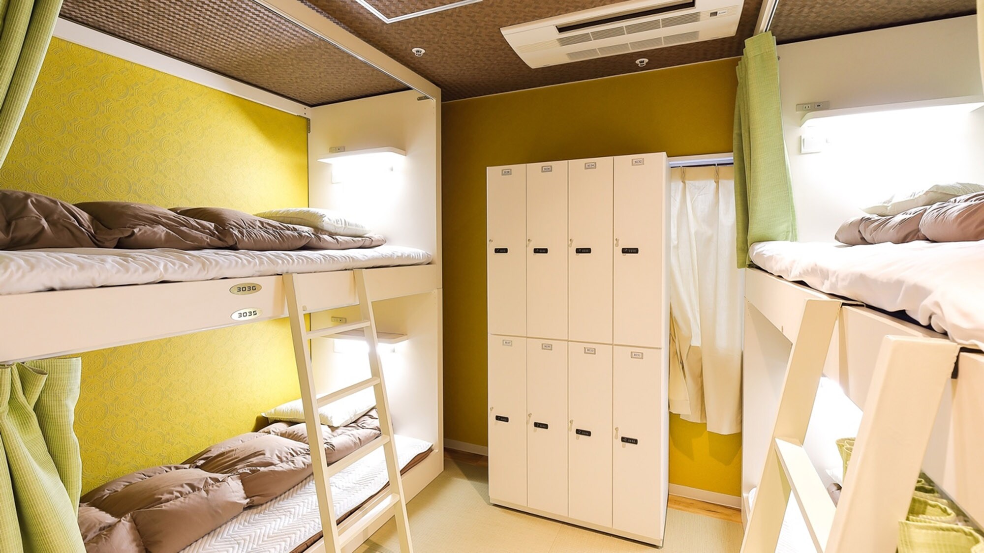・[Dormitory] Ladies dormitory room/Equipped with power outlets, lockers, and lights