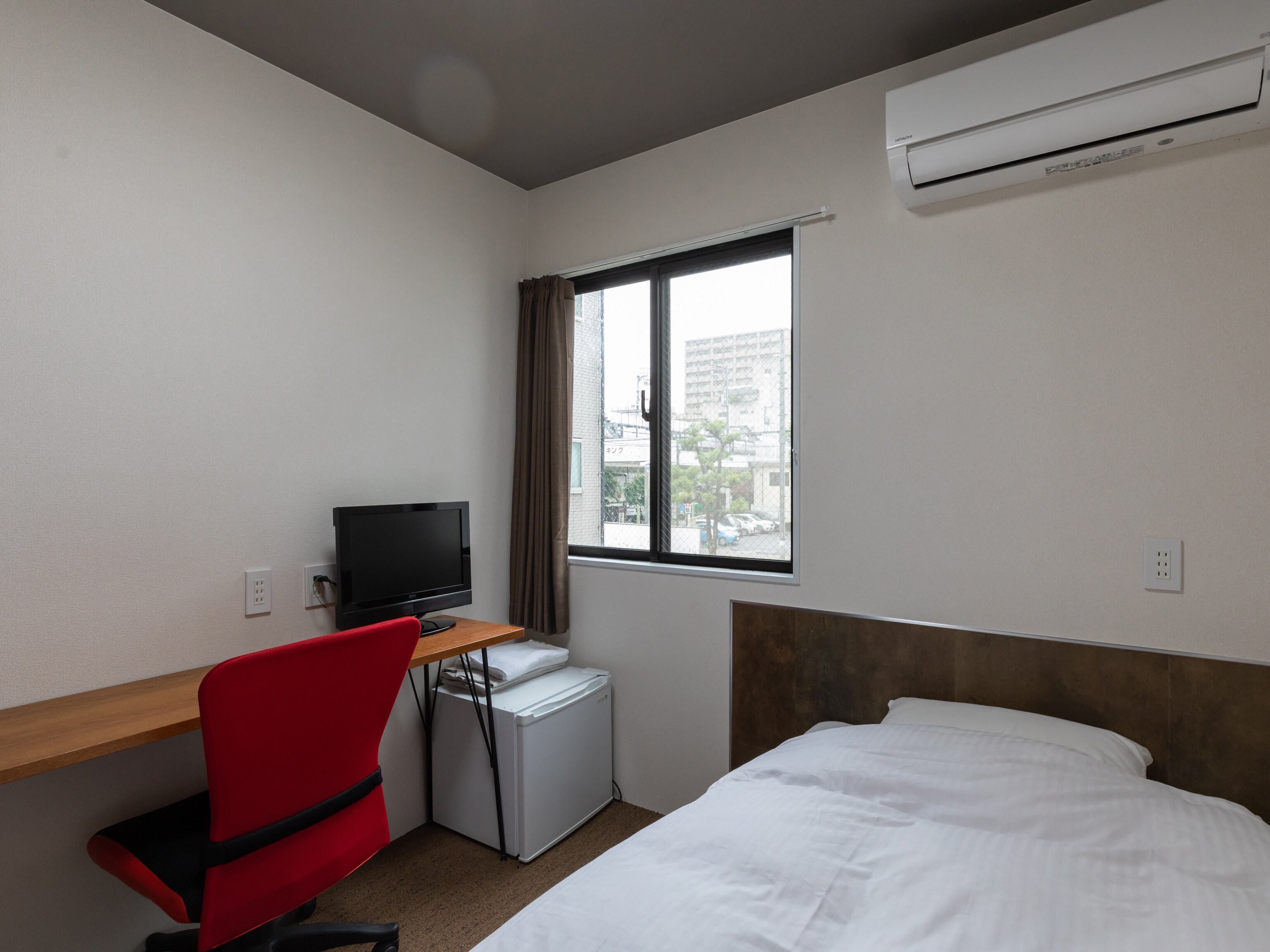 [Dilarang Merokok] Kamar single (kamar mandi dan toilet bersama)