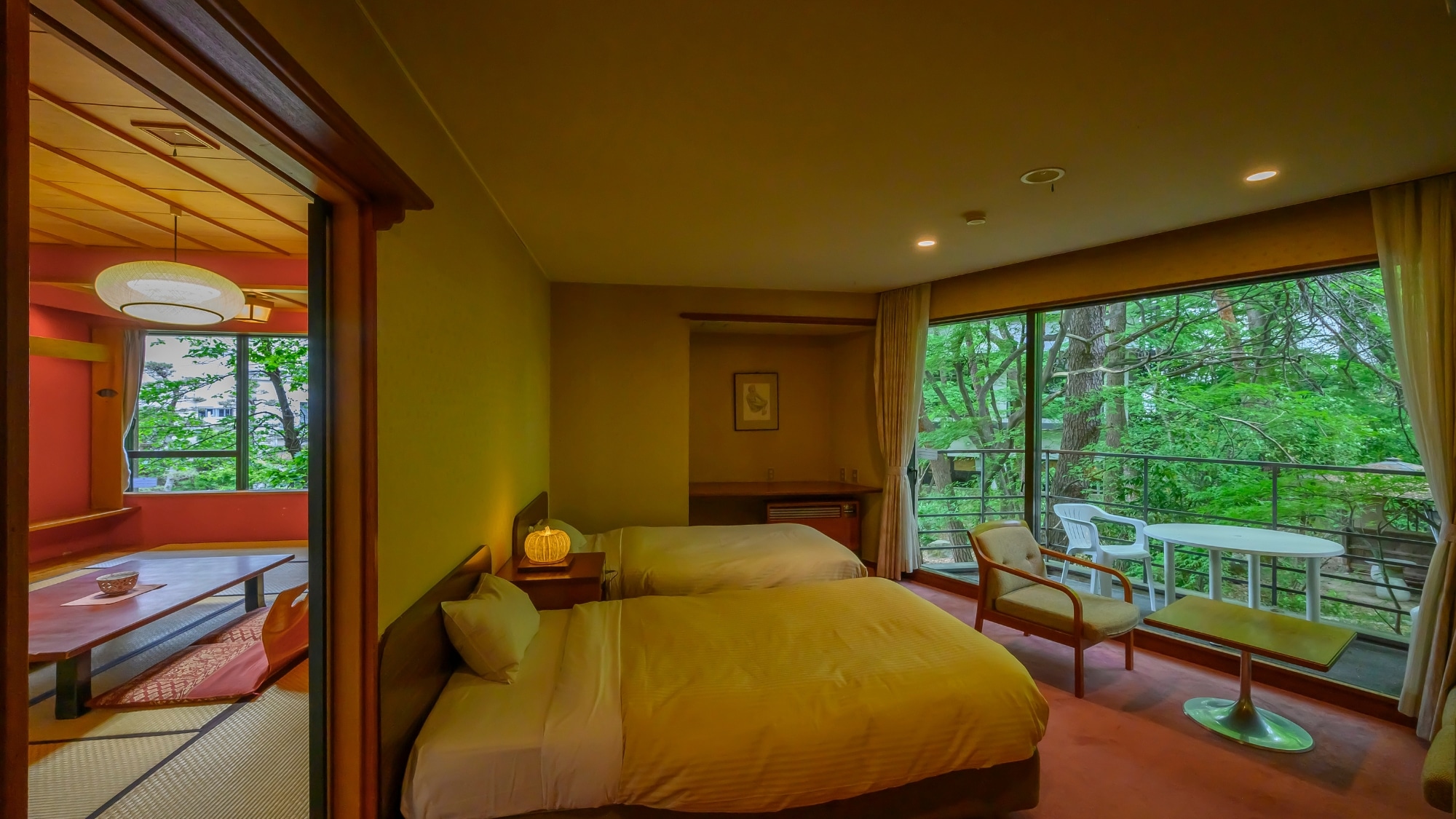 [Twin bed Japanese-Western room with garden view terrace] A spacious room consisting of a twin bed room and a Japanese-style room.