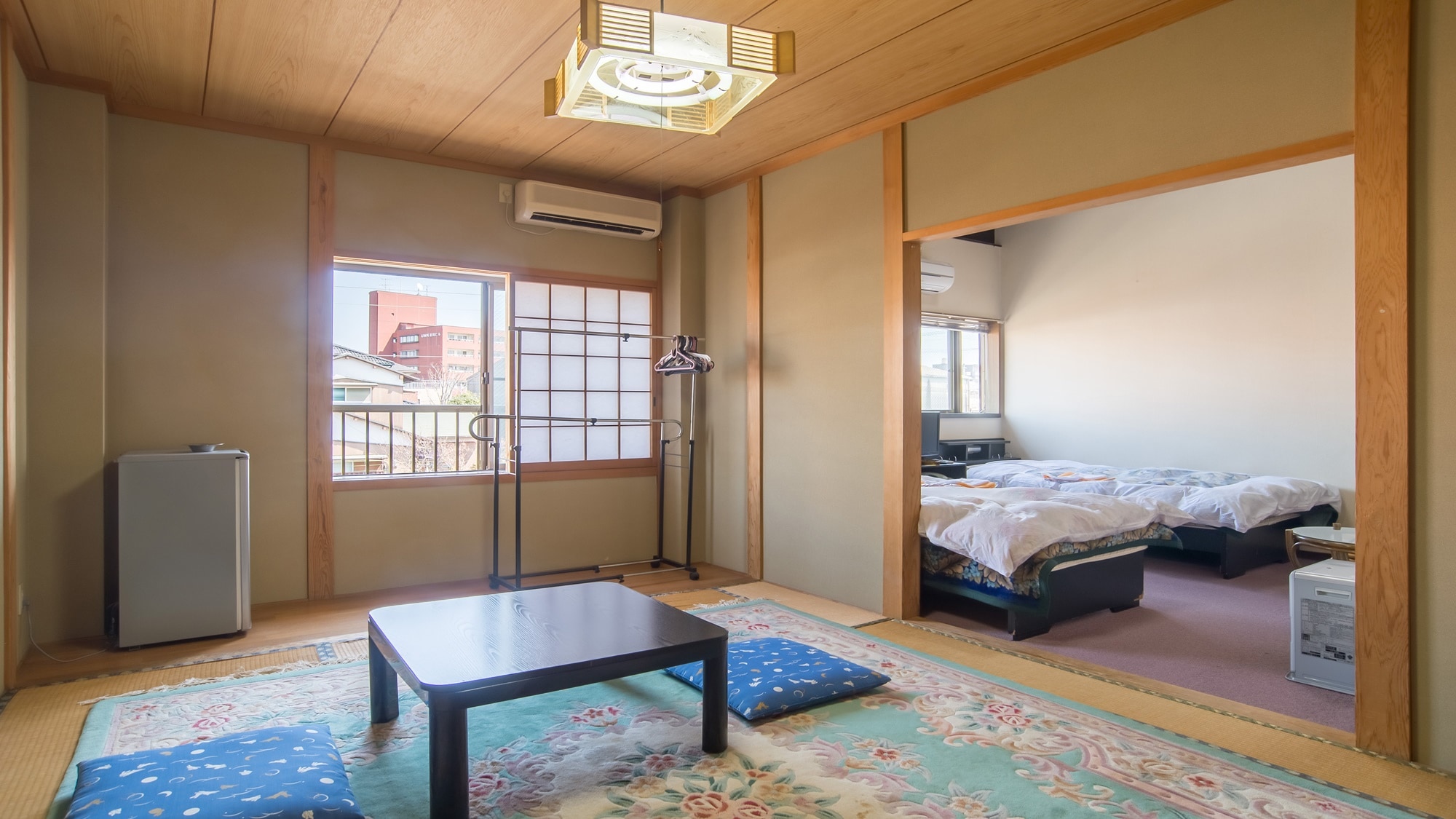 *[Example of a Japanese-Western style room] Recommended for families and groups