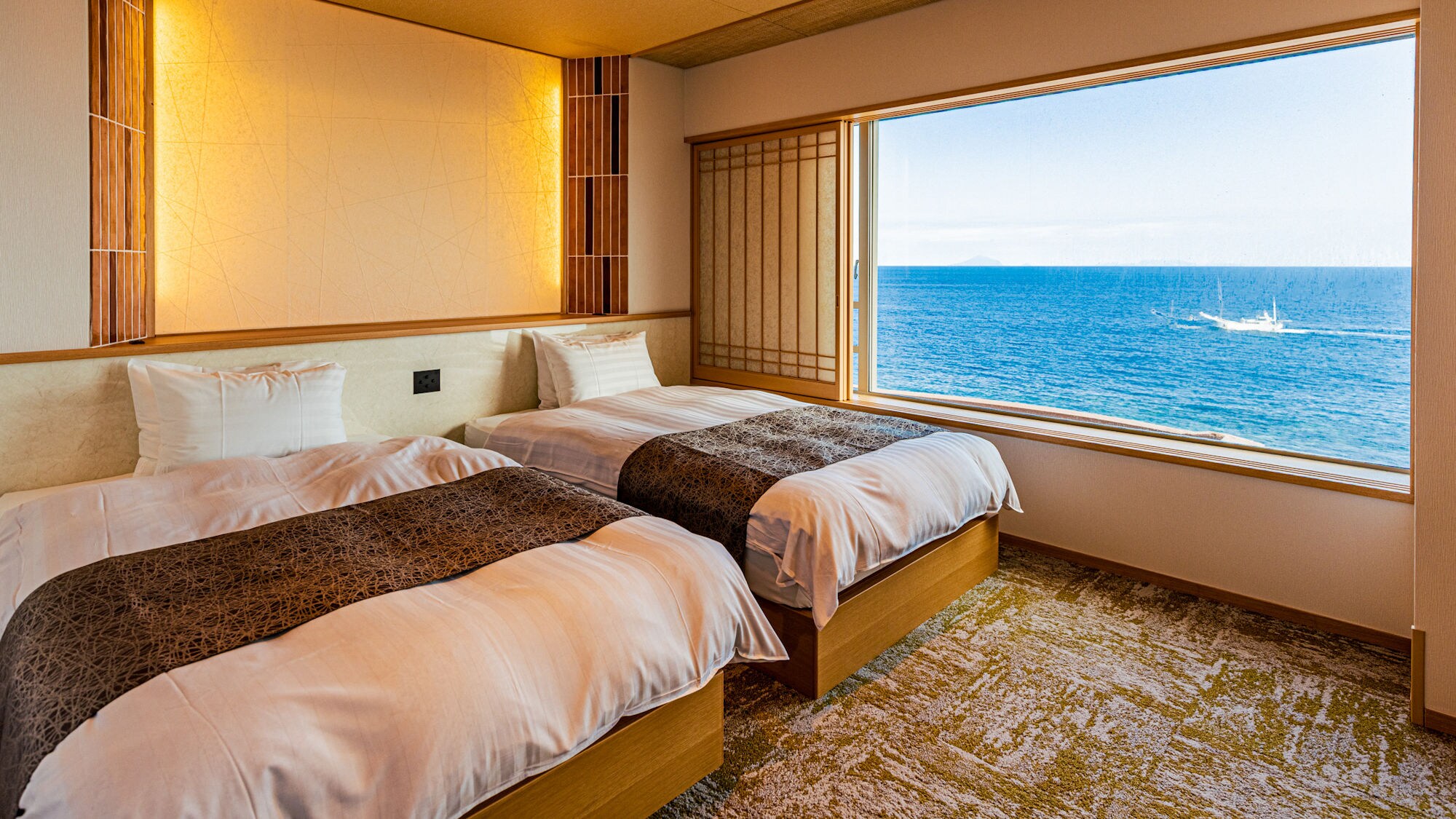 ห้องสวีทสไตล์ญี่ปุ่นผสมตะวันตกแบบโมเดิร์นพร้อมวิวอันสวยงาม "ชิซึกุ" (77 ตารางเมตร) [ห้องปลอดบุหรี่]