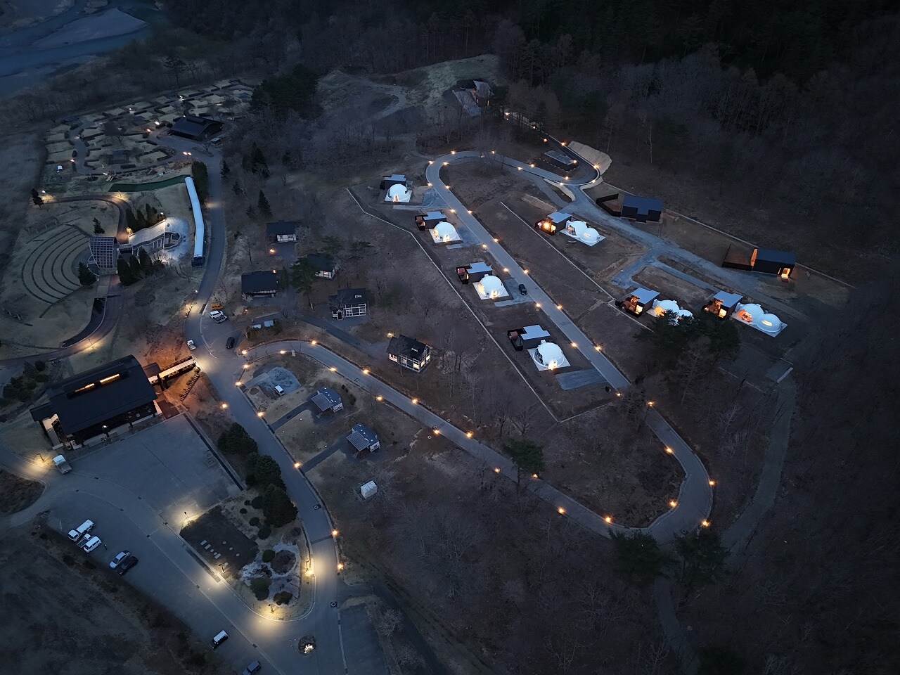 Panoramic view of the facility (night)