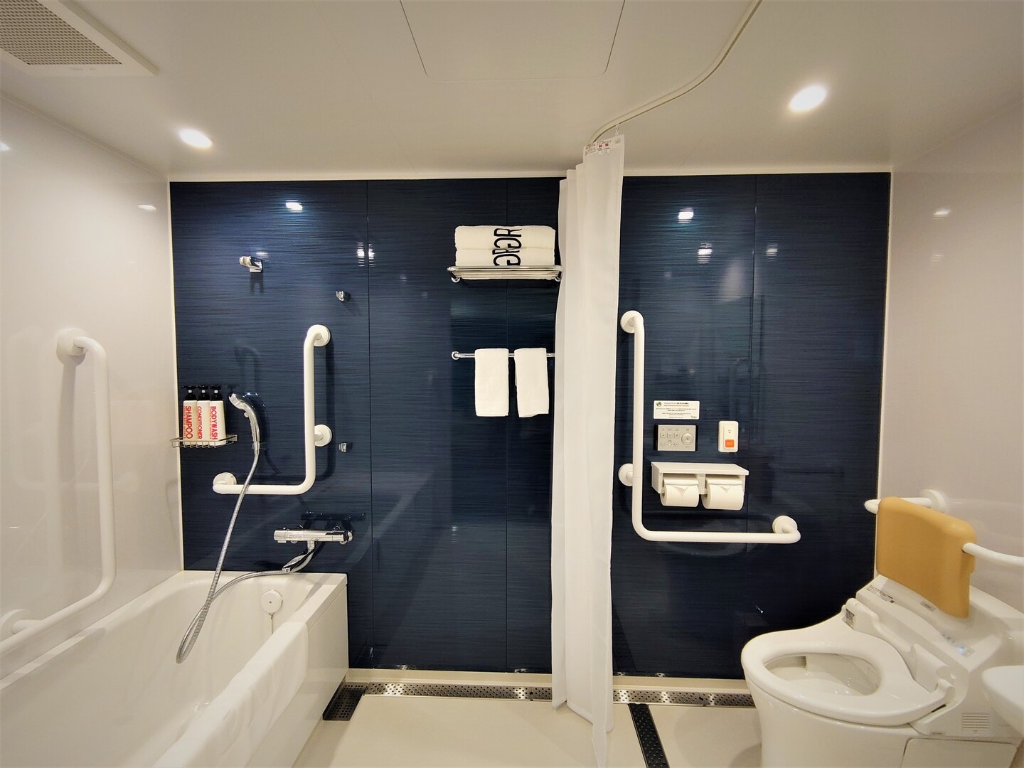 Universal Twin 1