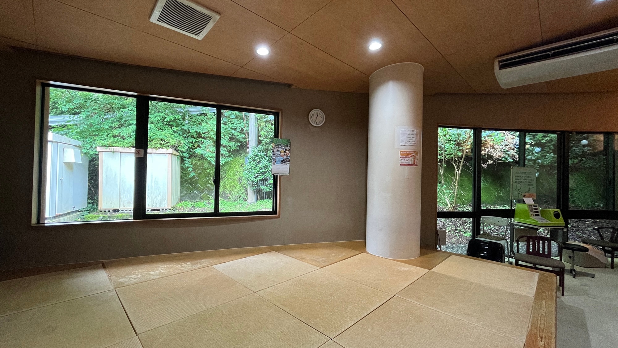 * [館內] 浴後休息室