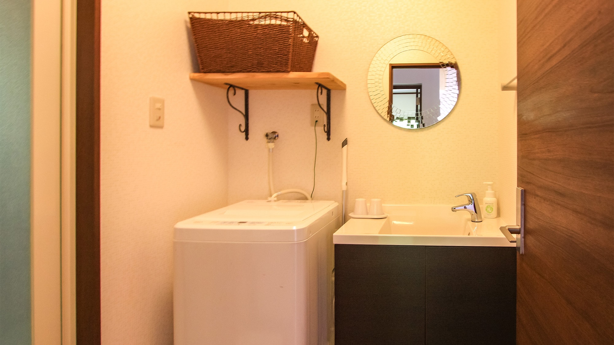 ・ Equipped with a washing machine. It is safe even during long-term stays