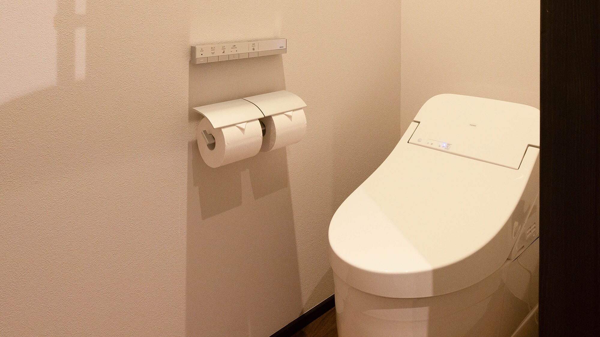 ・Superior Triple/Private toilet with washing function