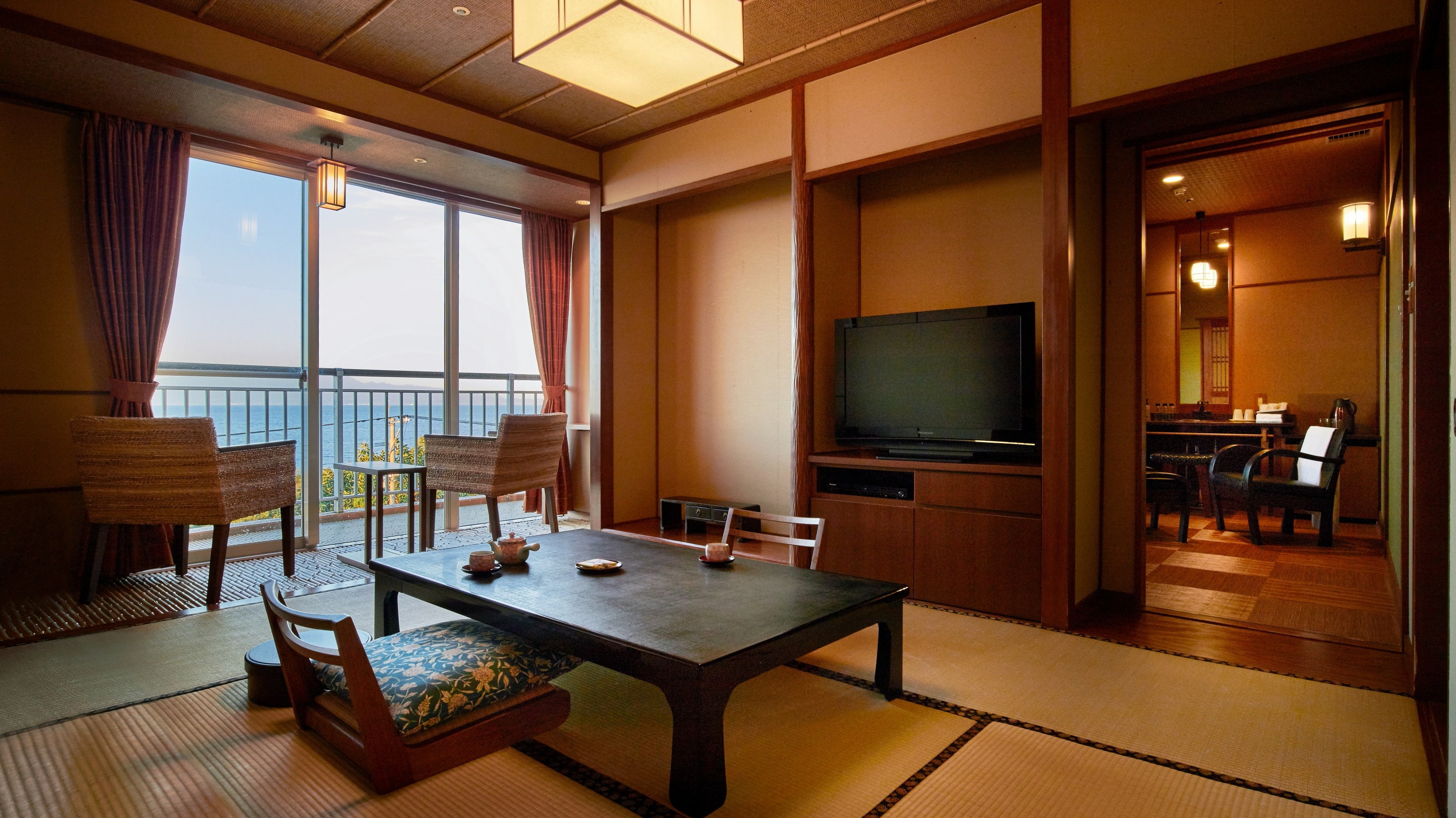 Japanese-style room with semi-open-air bath 6 tatami mats