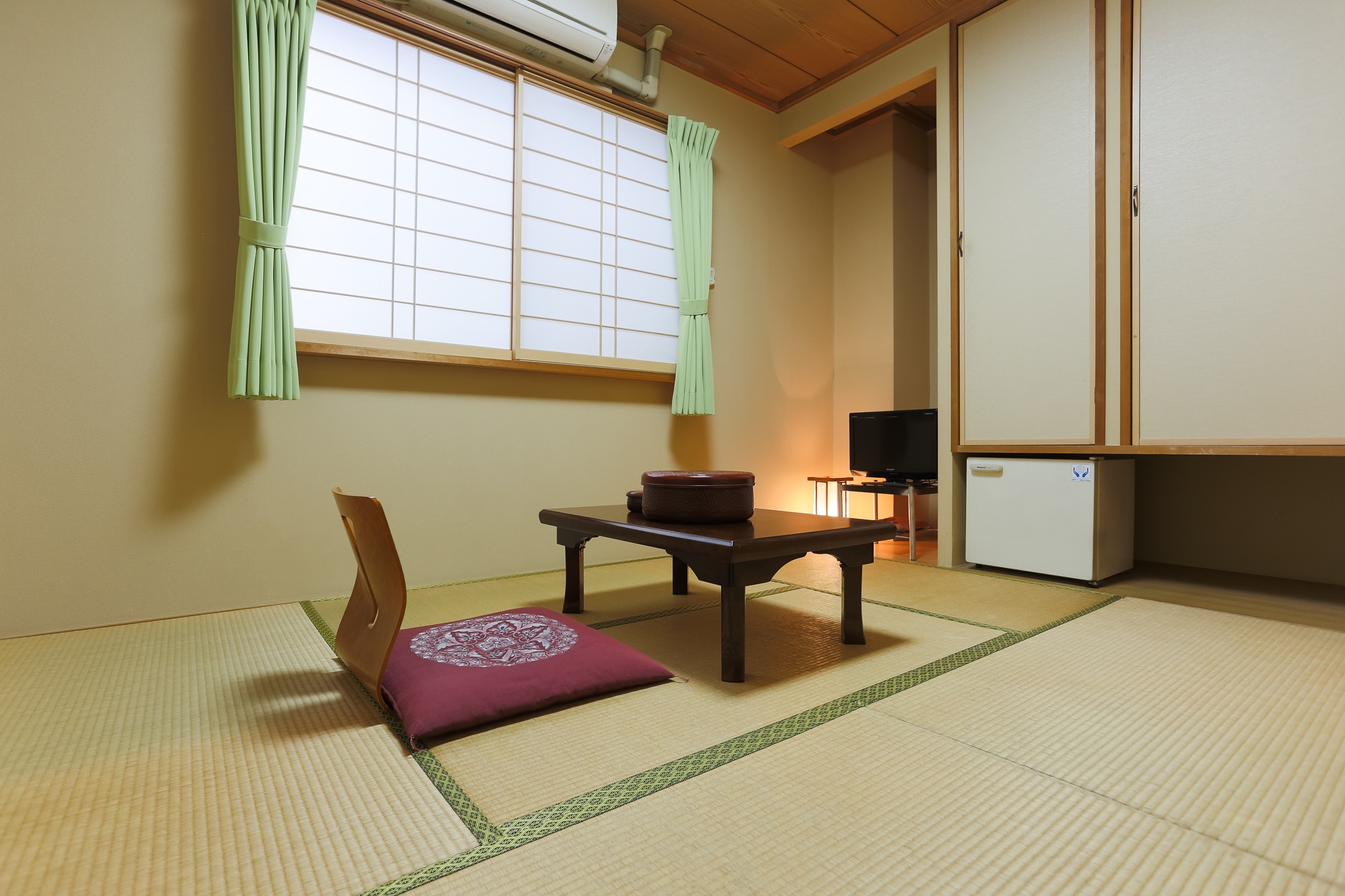 Phòng 6 tatami có phòng tắm vòi sen