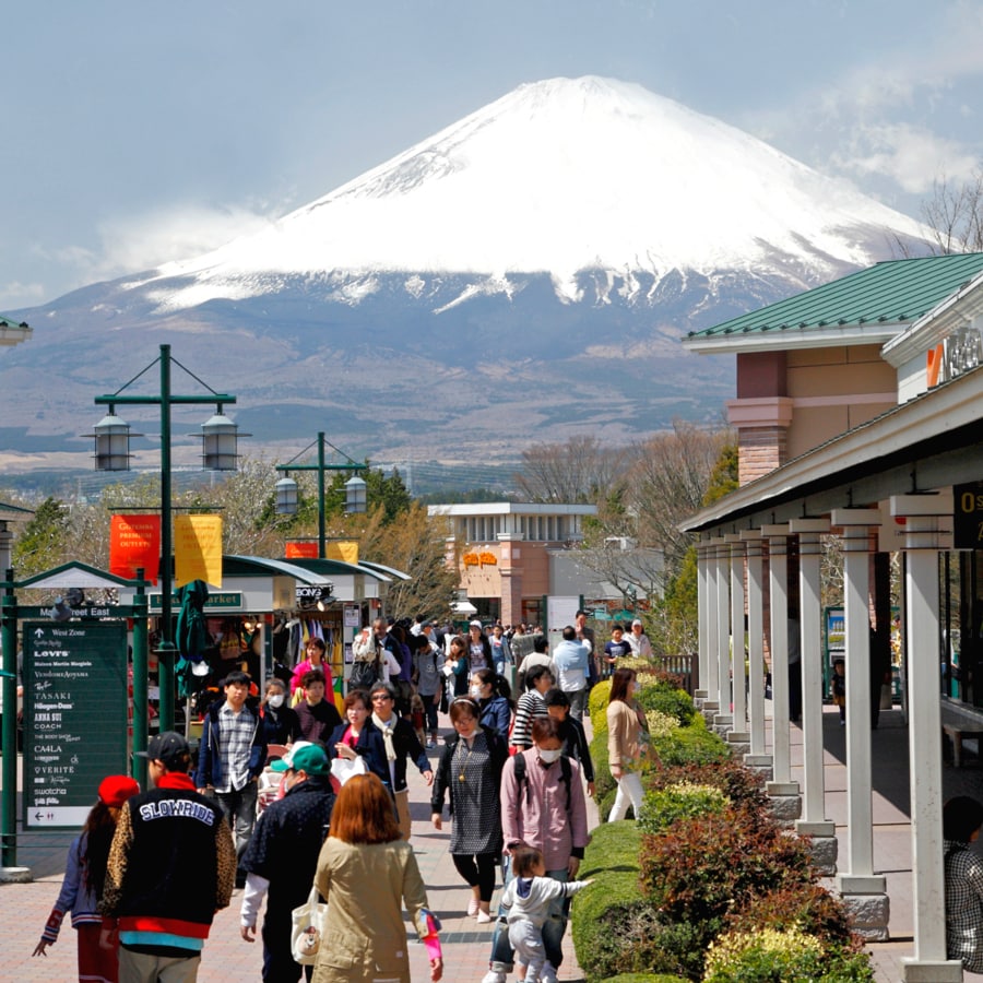 Shopping mecca♪ 50 minutes to Gotemba Premium Outlets!