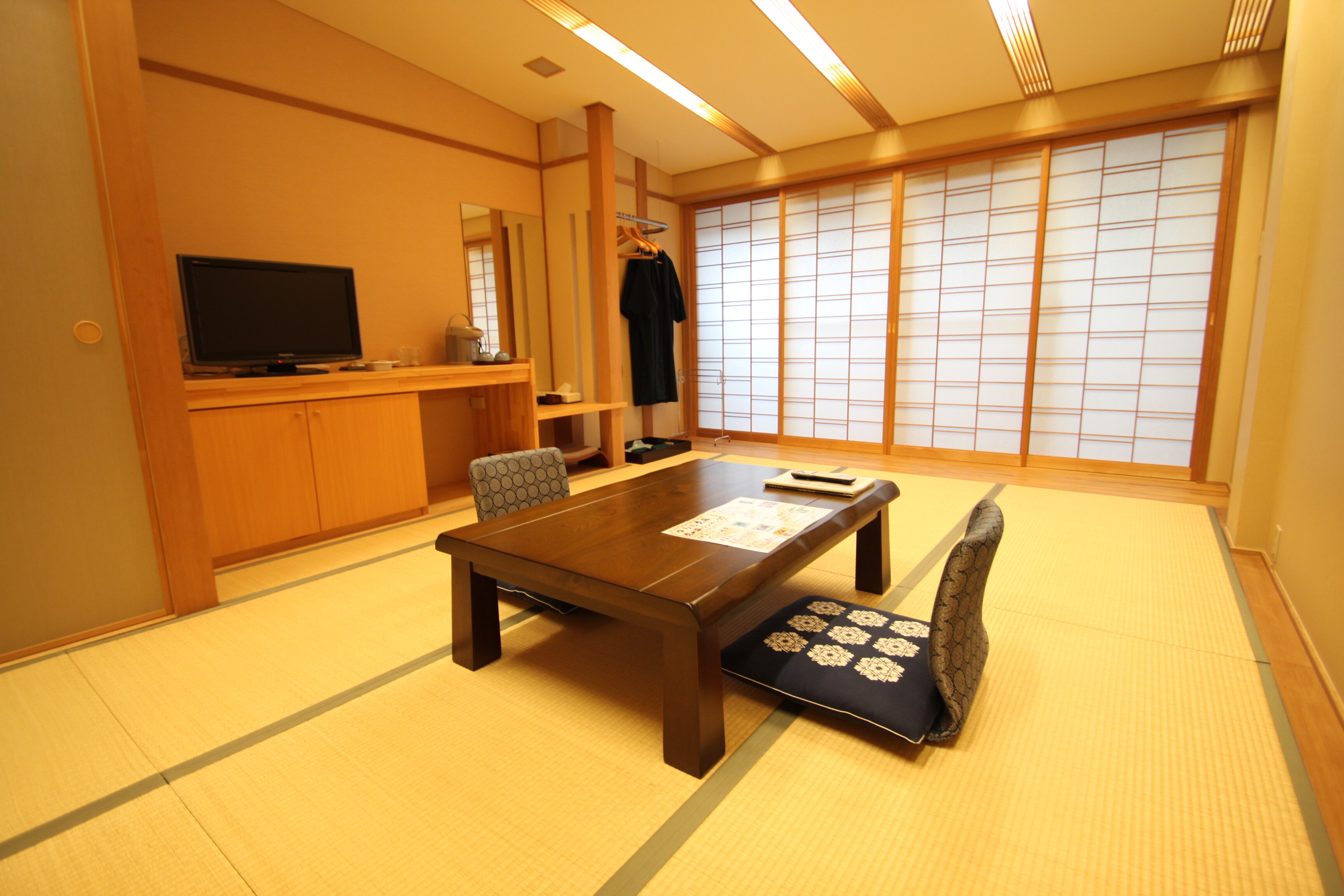 Japanese-style room