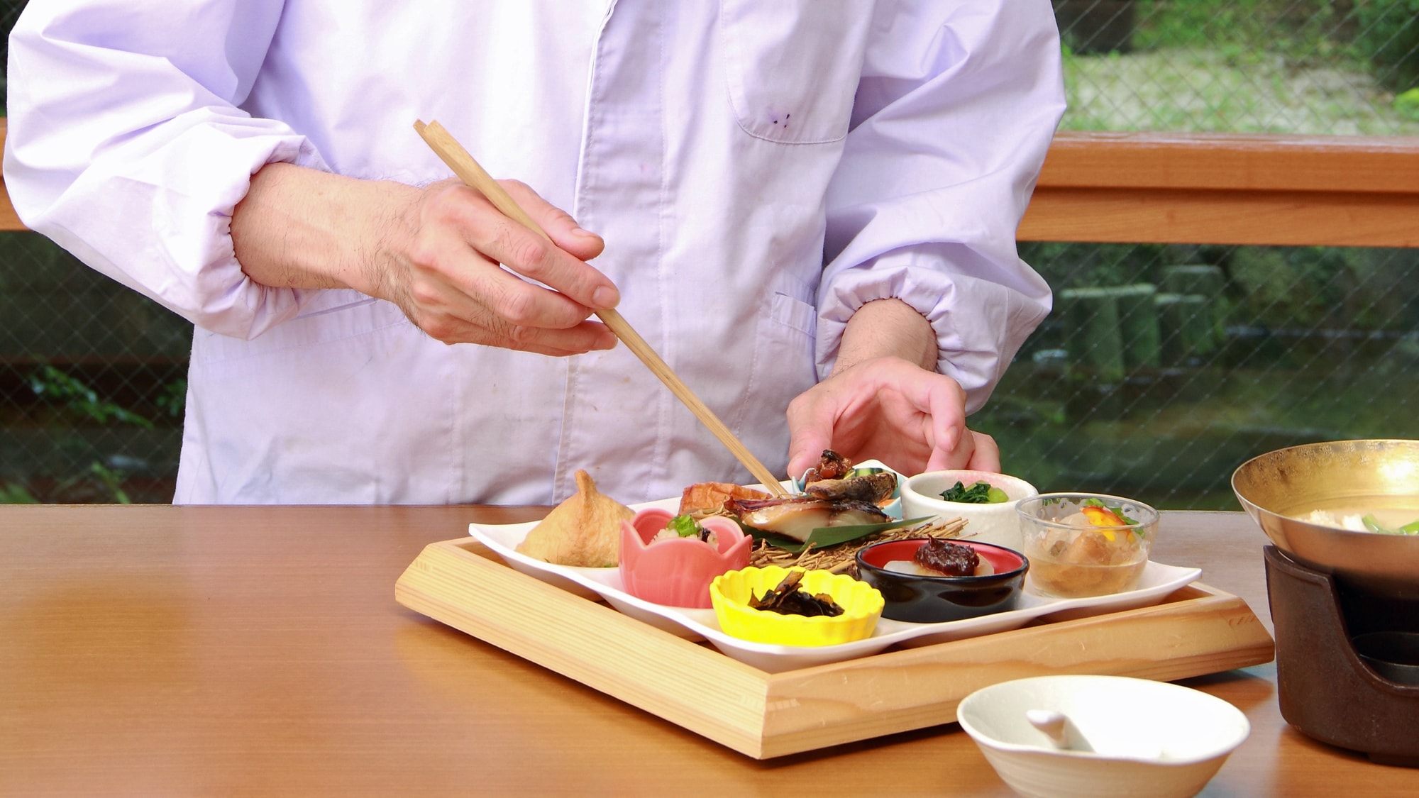 Please enjoy the dishes that carefully make seasonal ingredients.