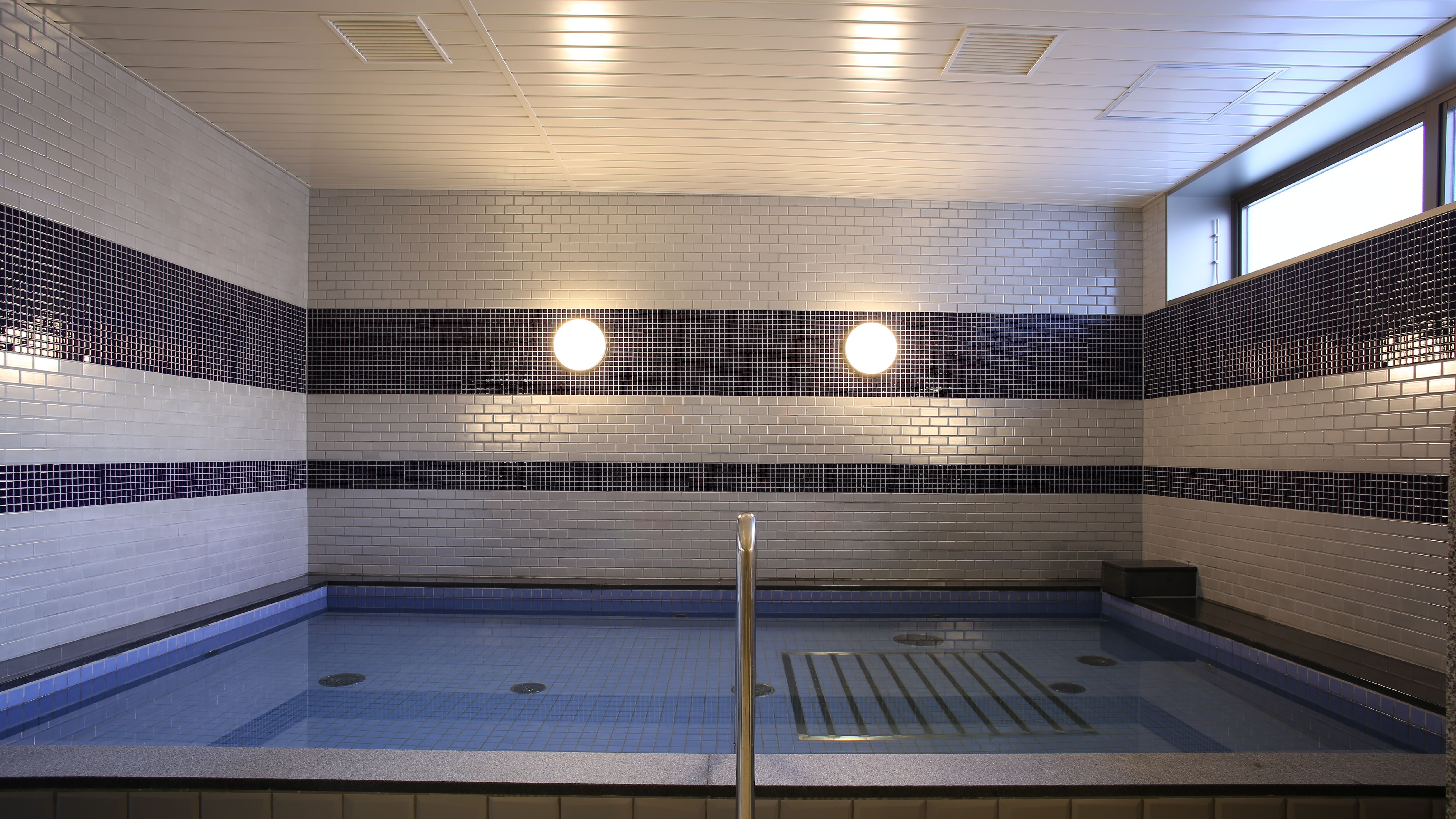 인공 온천 대욕장(남성용)