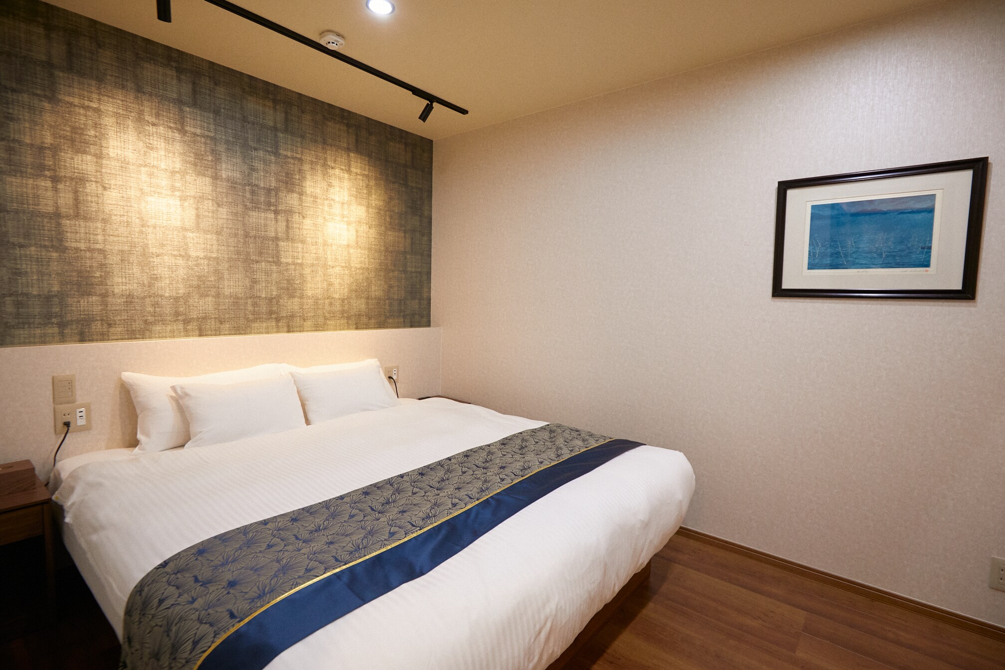 2nd floor bedroom