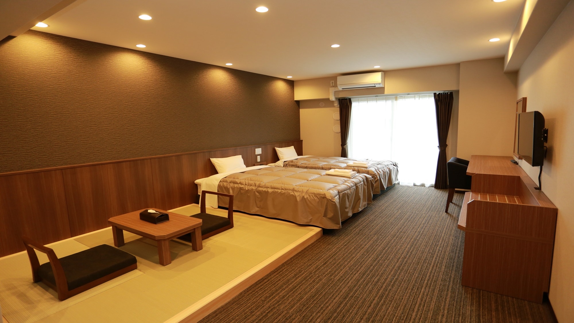 ■日式和西式房間■120厘米寬2張床+榻榻米空間