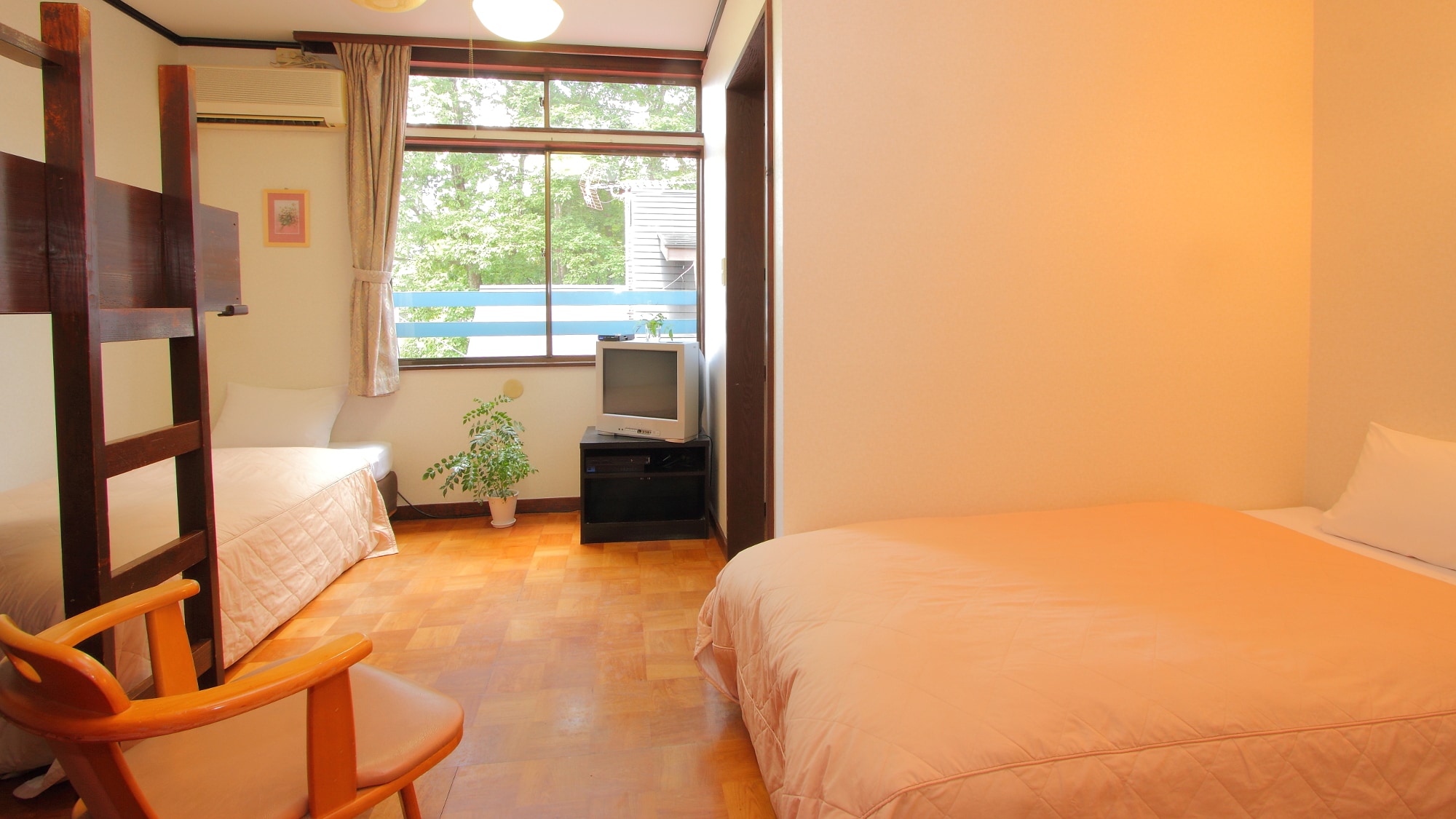Western-style room (with bath and toilet)