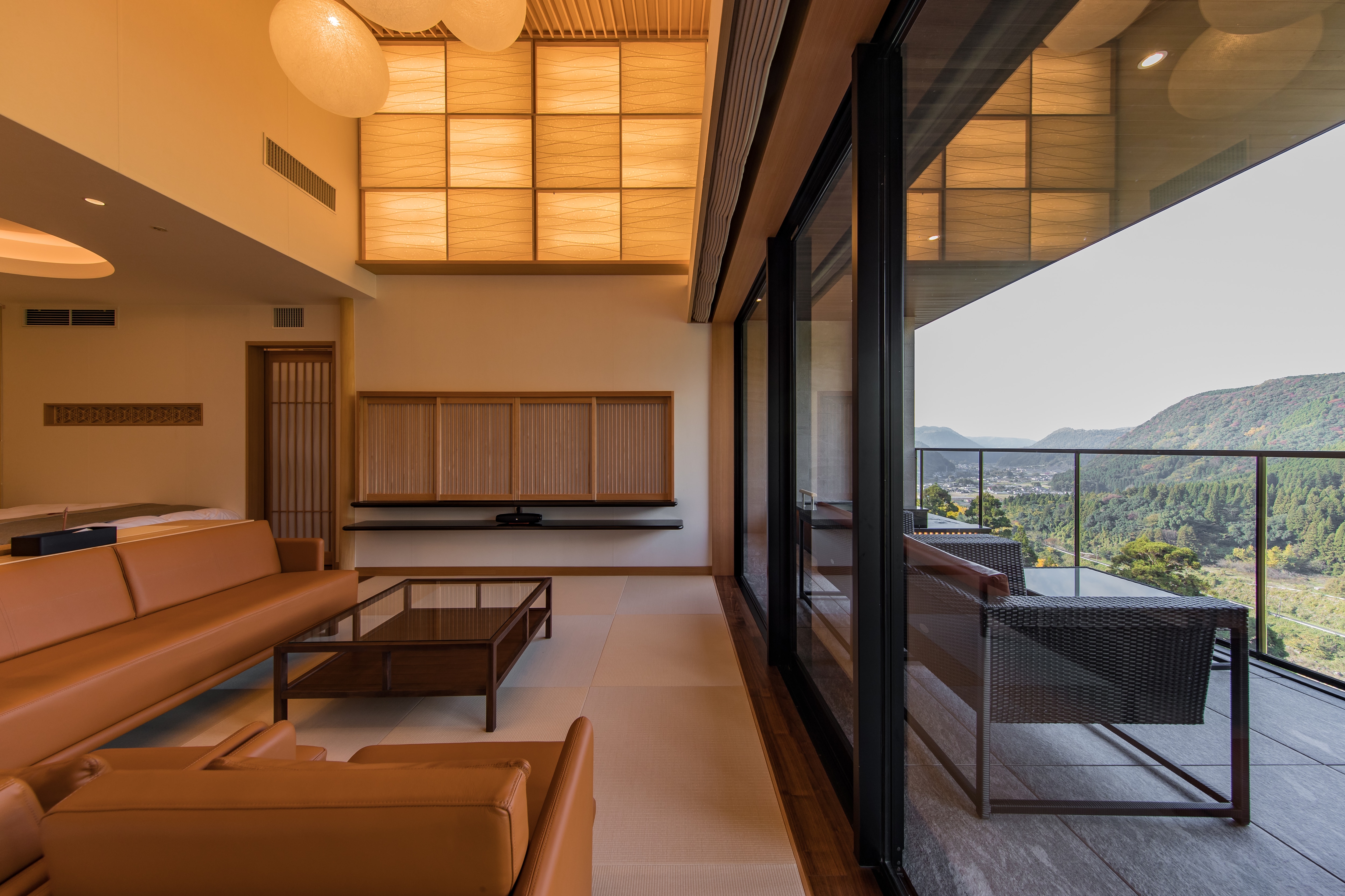 Main 4 2_ new building "Ujuku Suite"