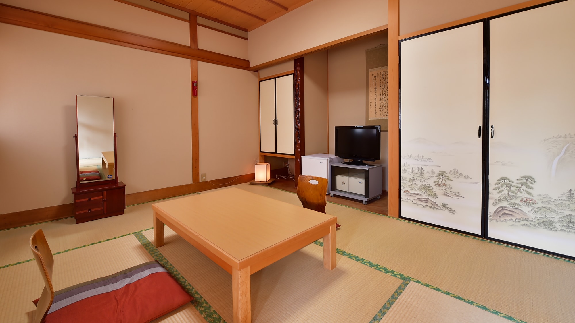 An example of a Japanese-style room. Please relax and unwind.