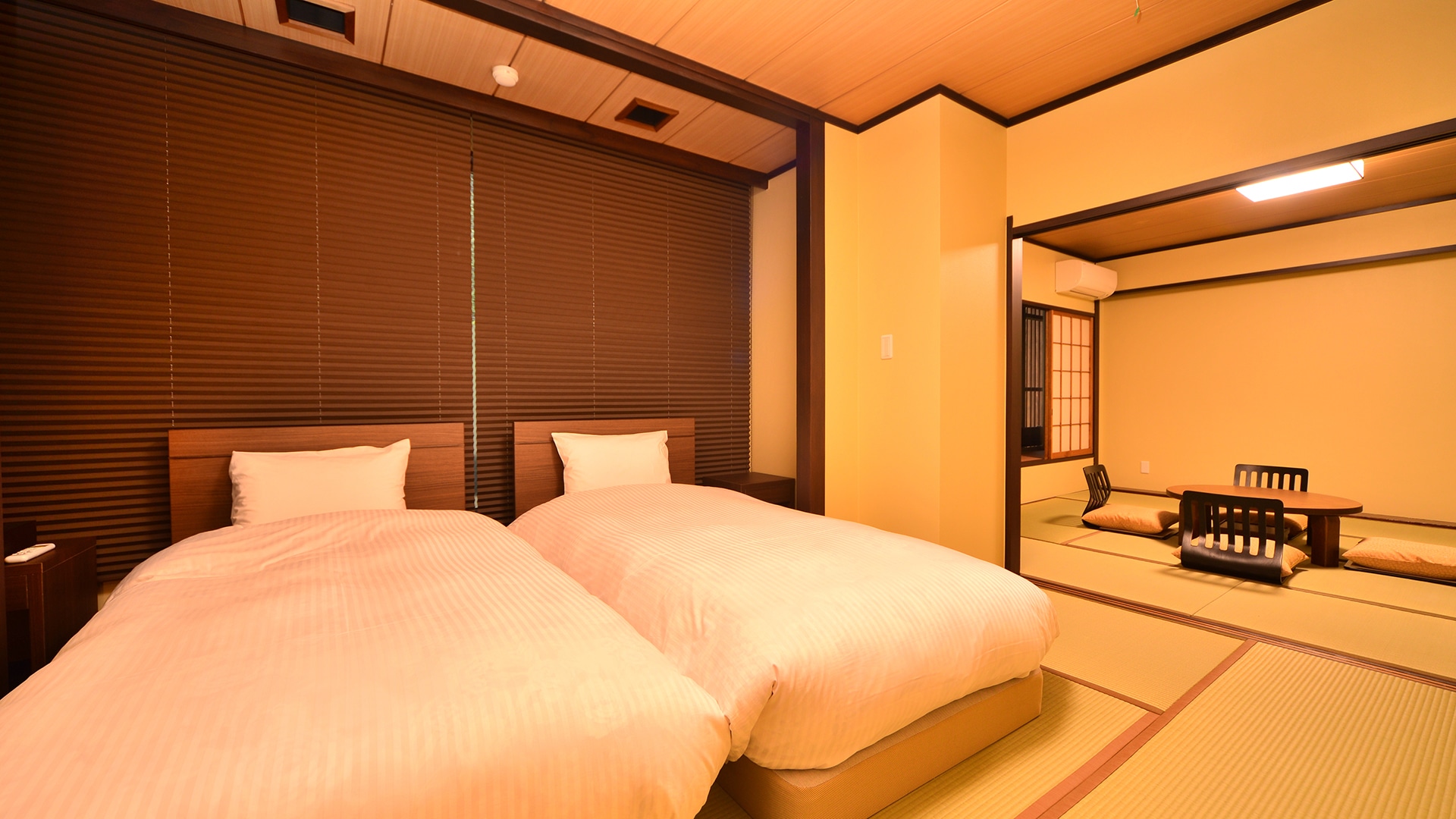 Japanese style twin room with hot spring bath (8+6 tatami mats) (no view) ◇ Simmons bed, non-smoking