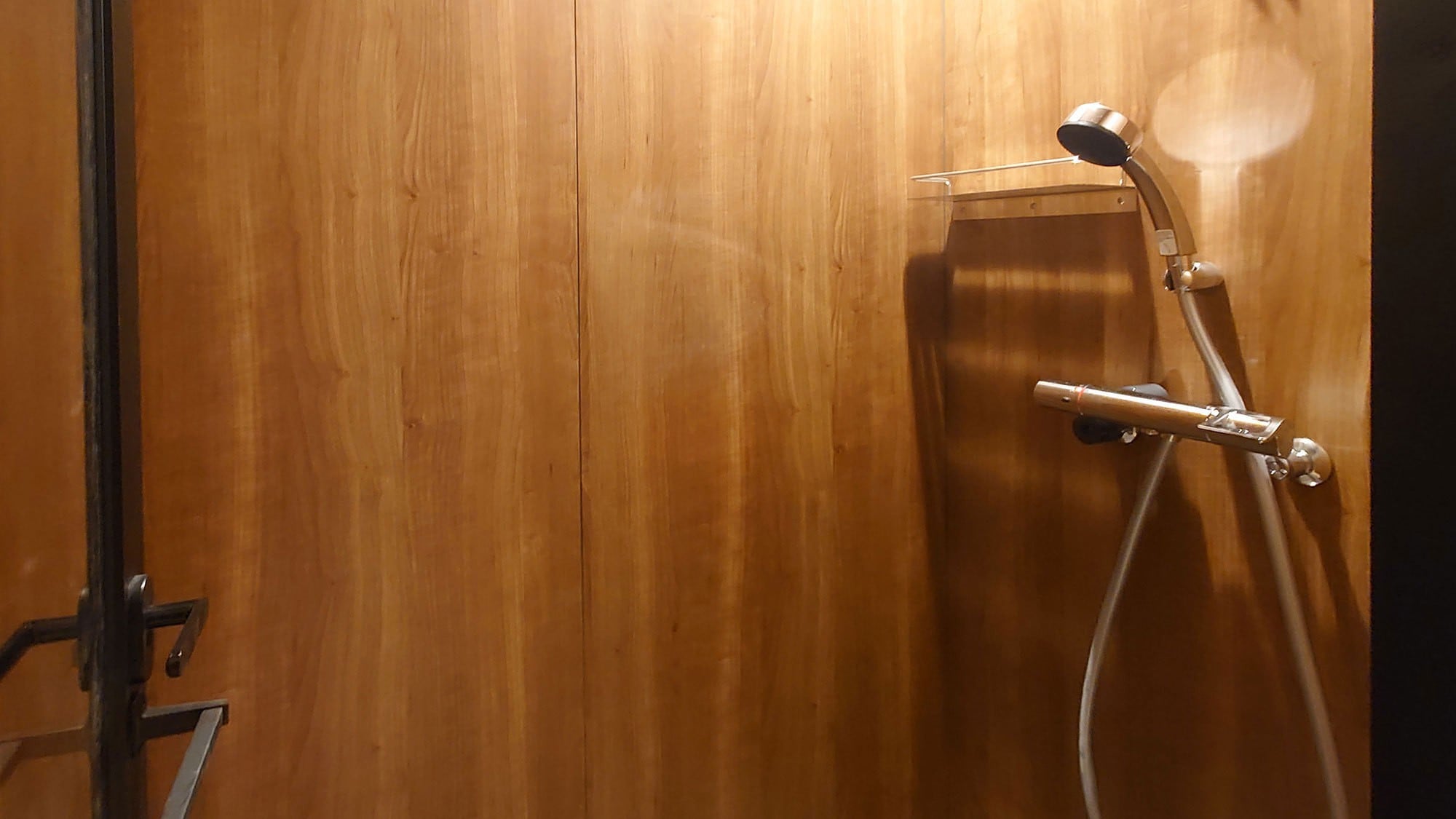 [Shower room] Triple (force possible)