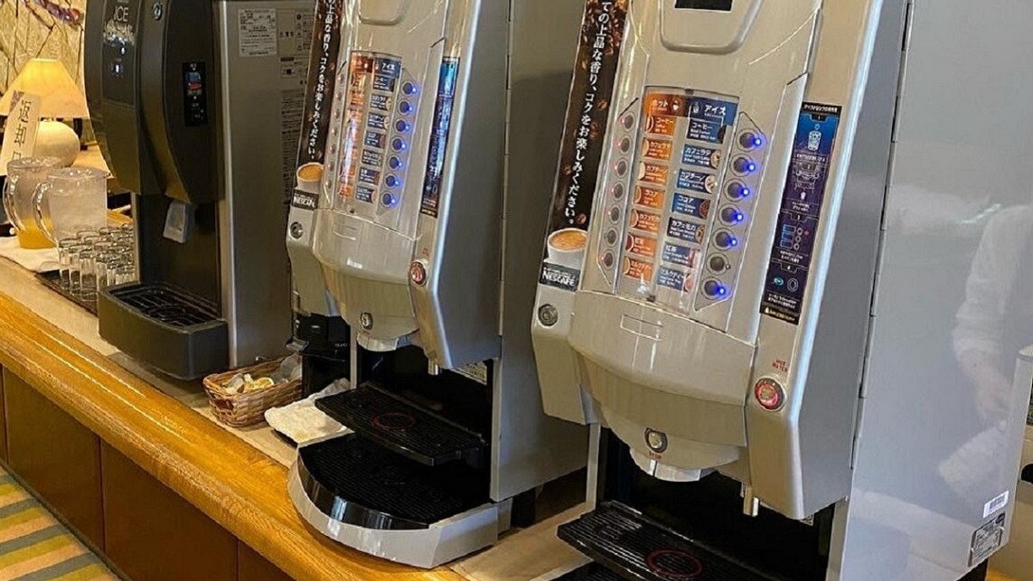 Free drink service (7:00-10:00, 14:00-18:00)