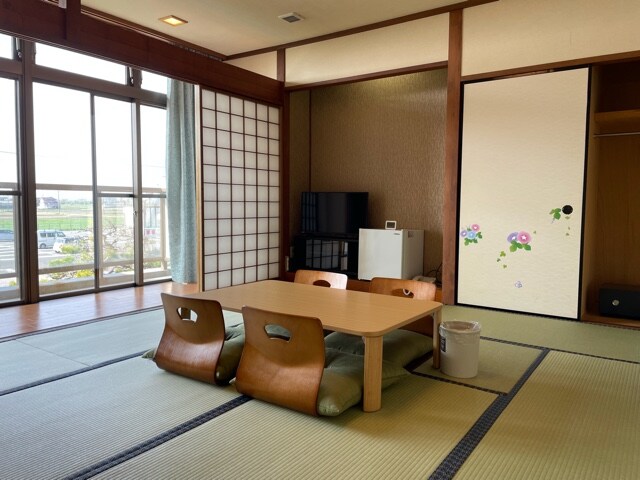 Japanese-style room (10 tatami mats)