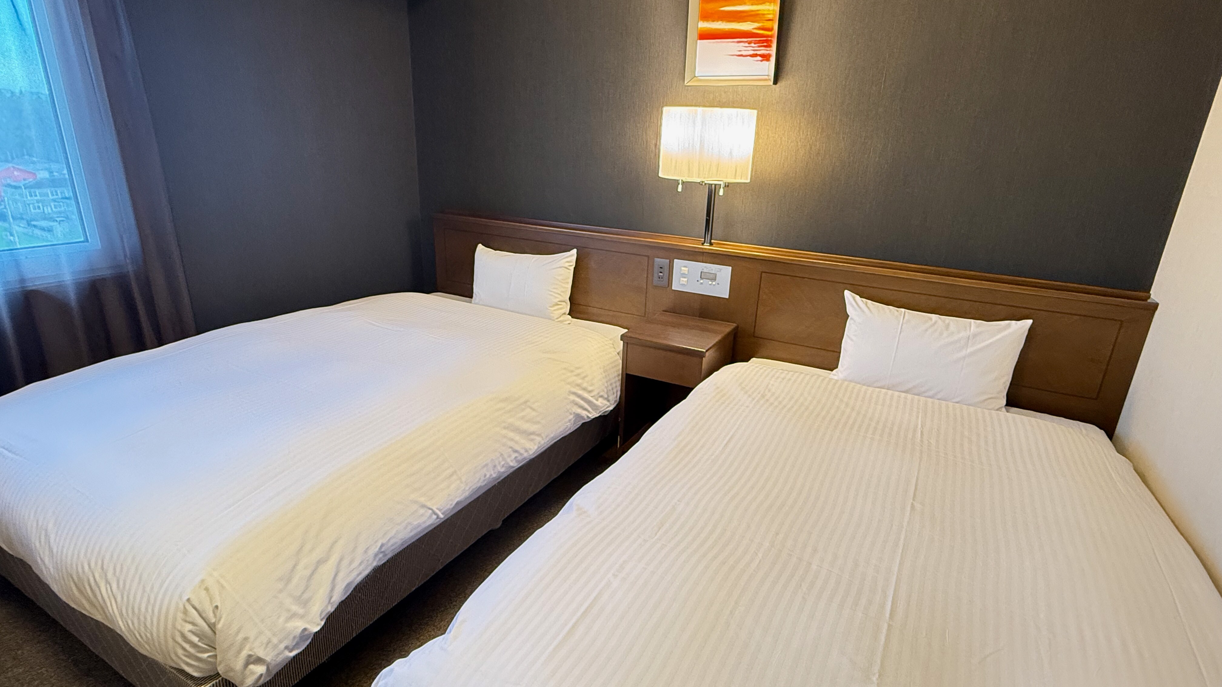 《스탠다드 트윈》 120 cm폭 침대 2대 동반 수 있습니다!