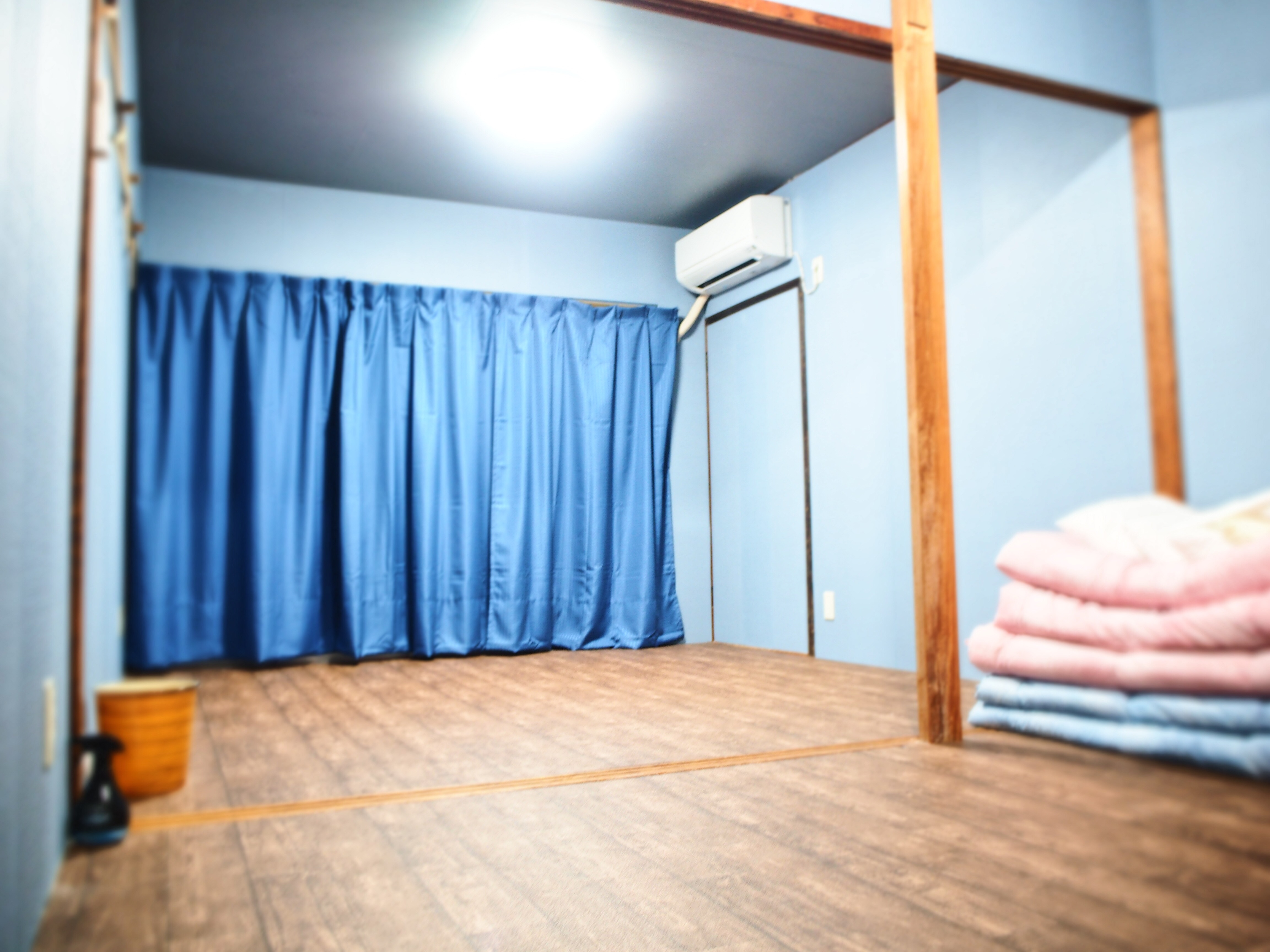 The room has a soft mat on the floor.
