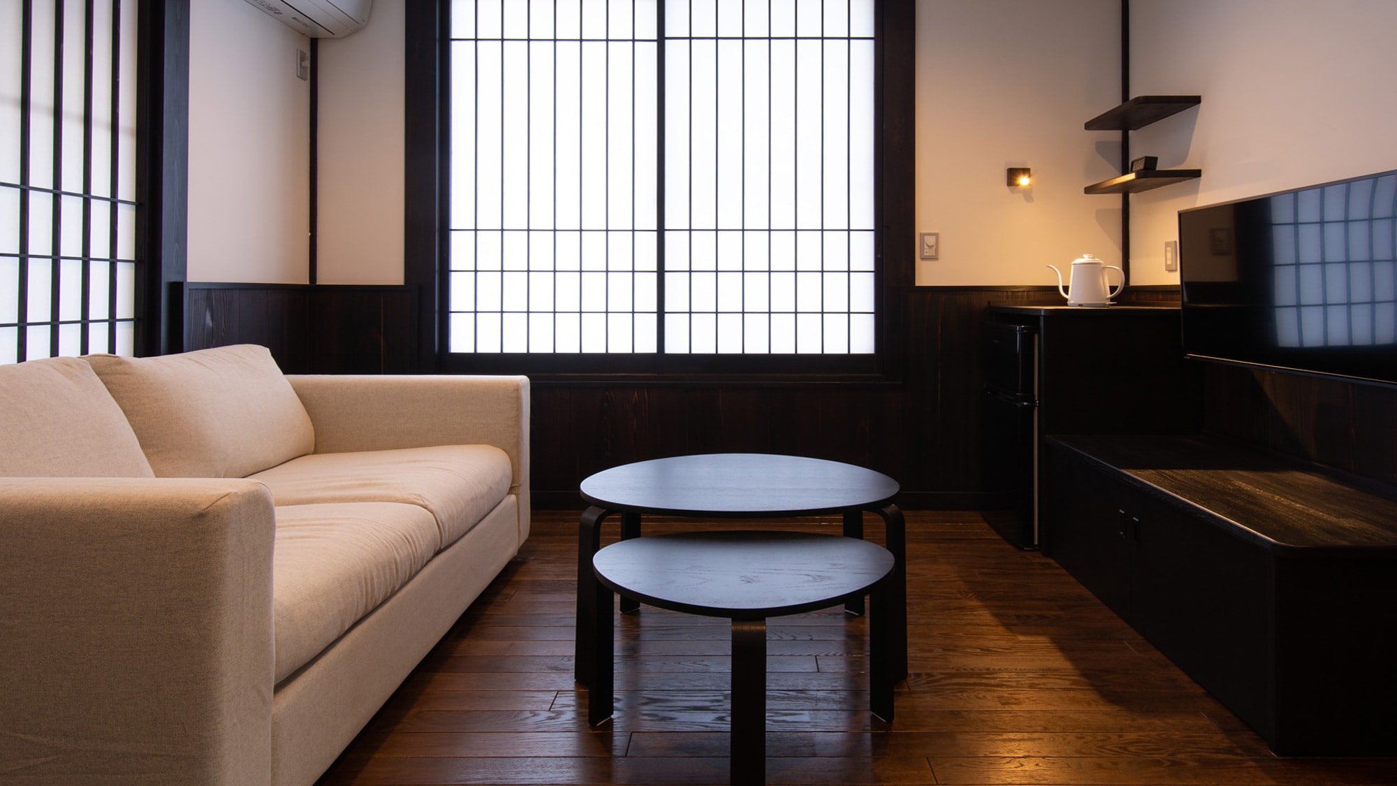 [Main building special room "Shigematsu" or "Manzu"] Living room