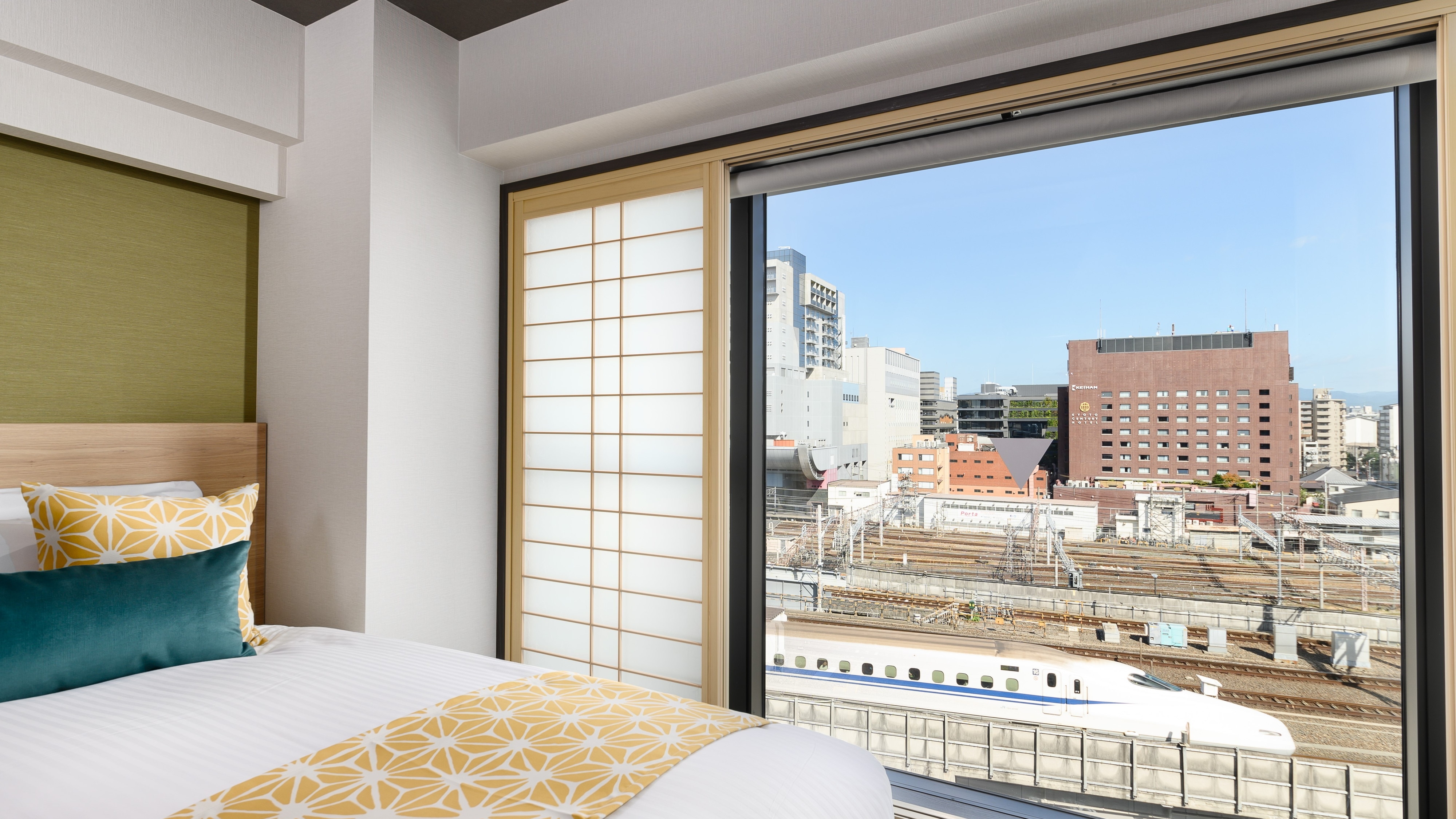 We have rooms with great views of the Shinkansen