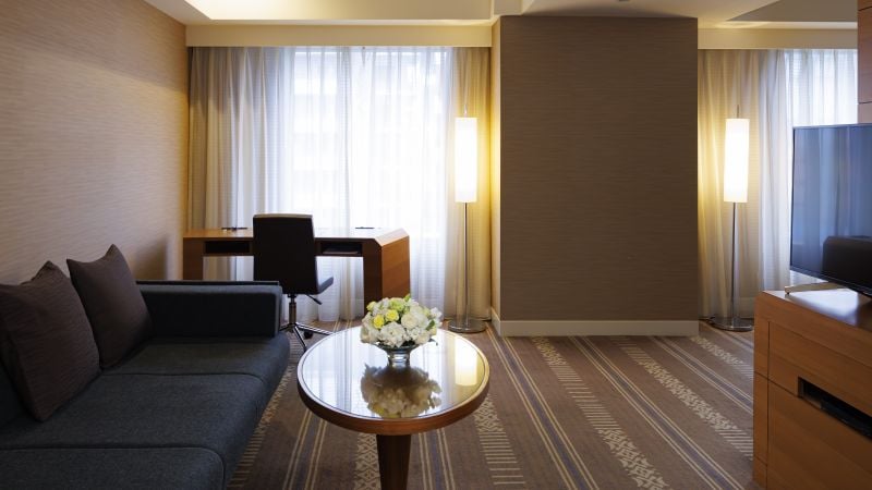 [Deluxe Twin (Living Room)]