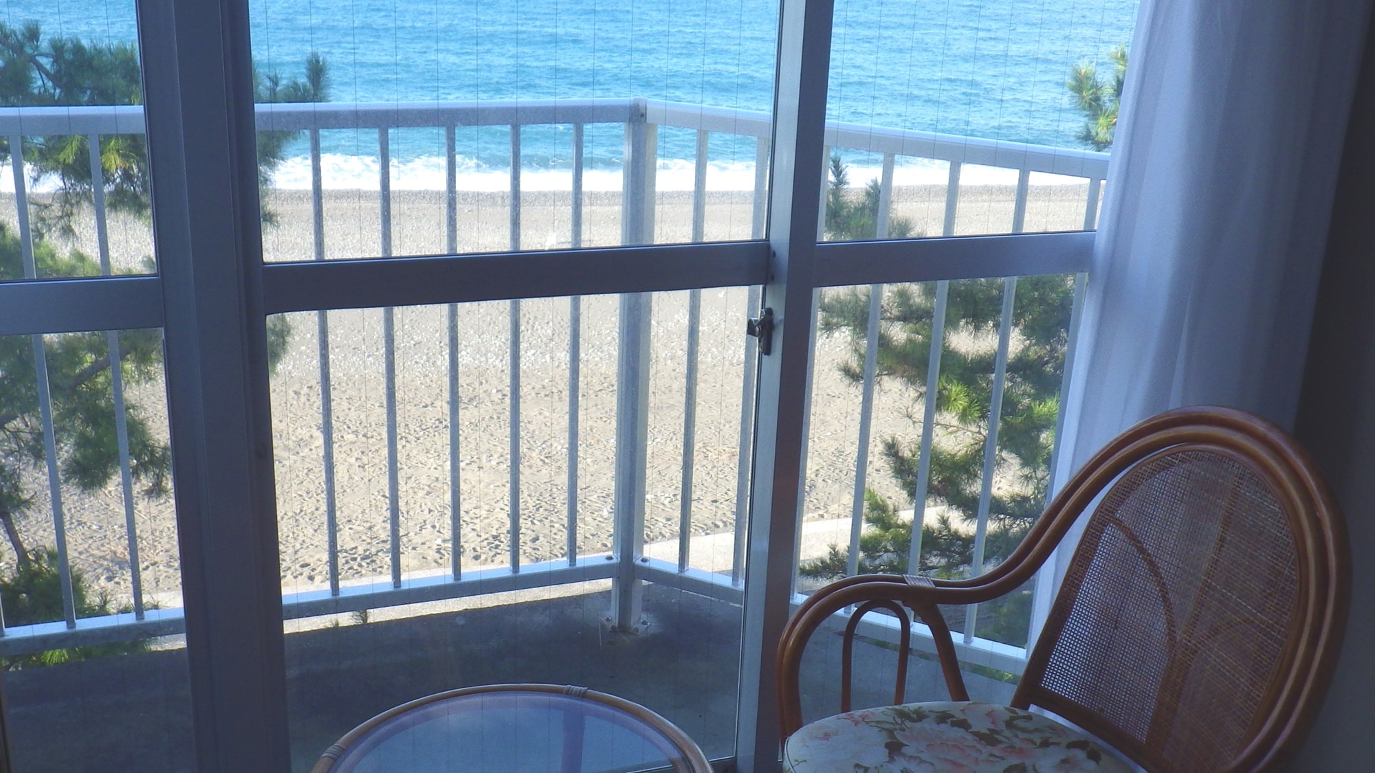 * [Example of Japanese-style room] The room overlooks the sea! You can hear the sound of ripples ^^ ♪