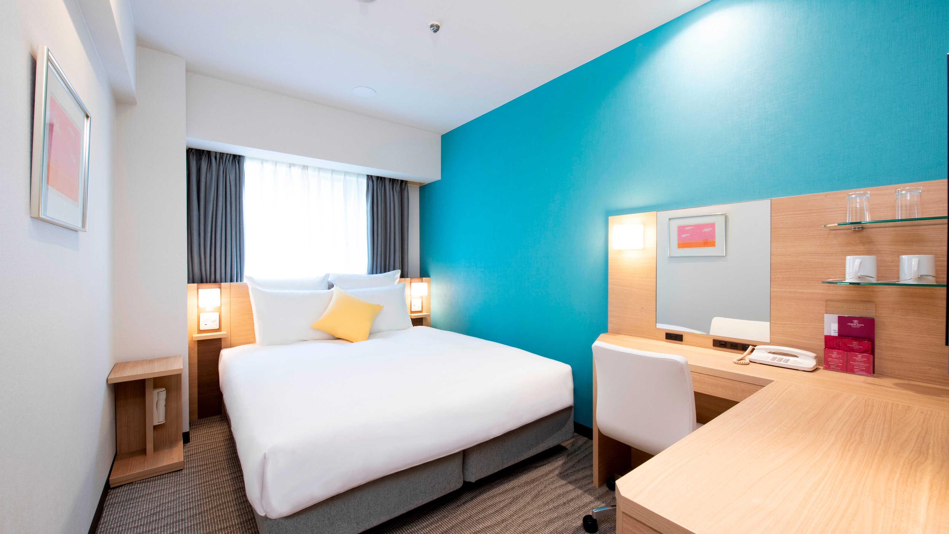 .[Moderate Double] You can relax comfortably on the 160cm bed.