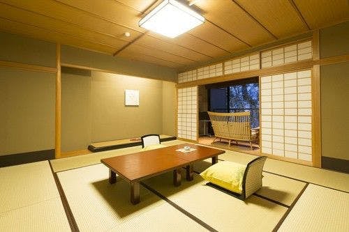 [Room with 8 tatami mats] 12.5 tatami mats + 8 tatami mats