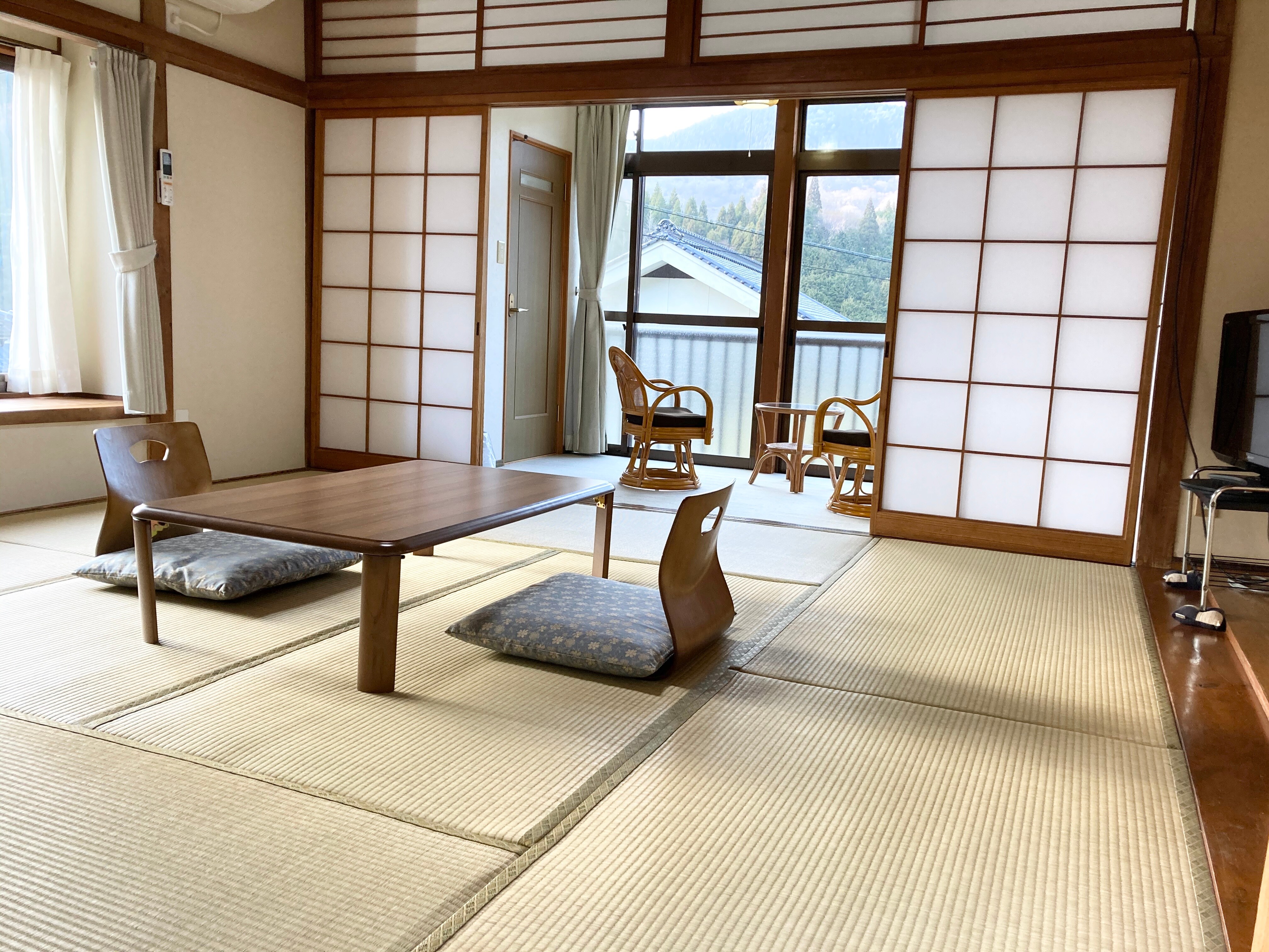 Japanese-style room 8 tatami mats